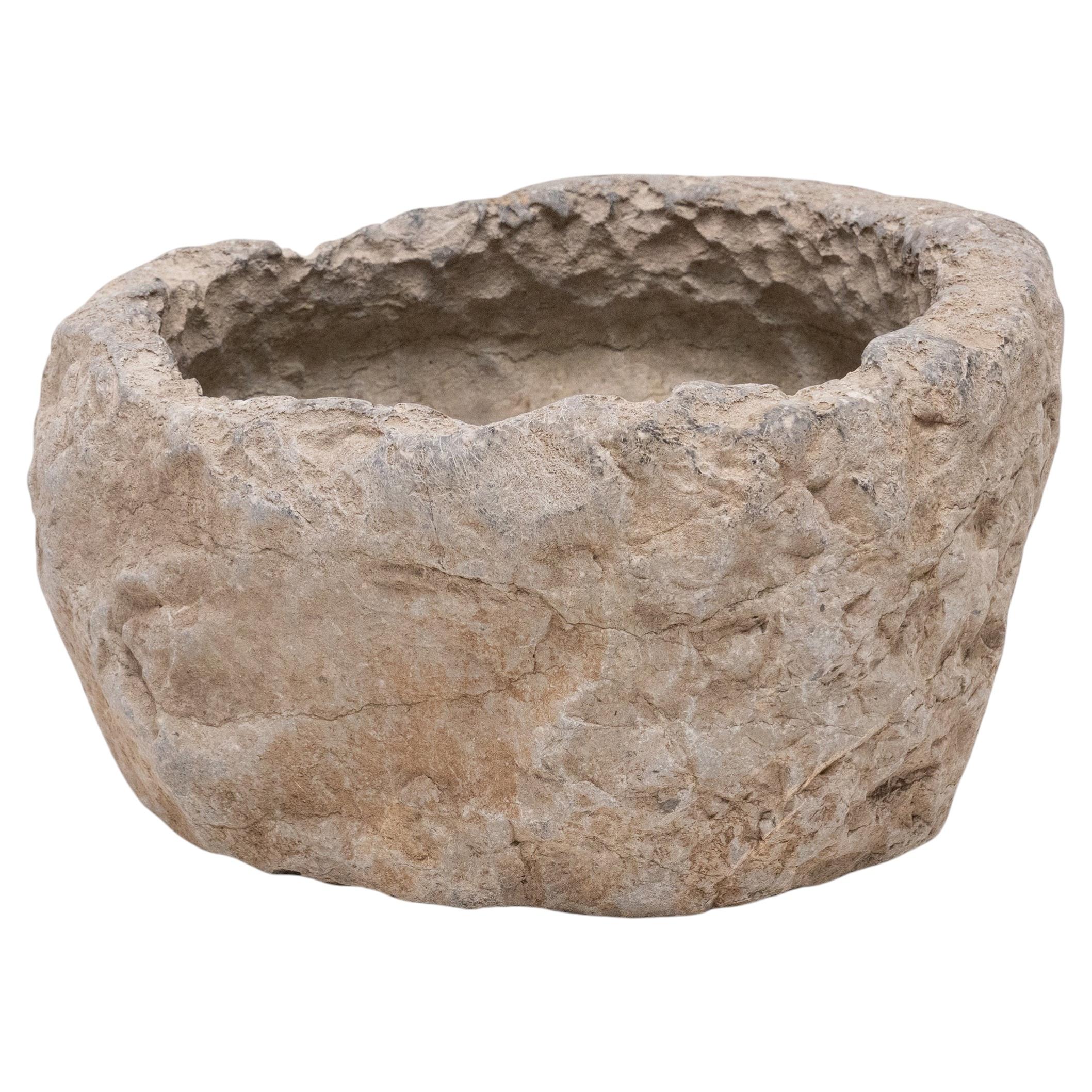 Lavabo chino antiguo de piedra en bruto, principios del siglo XIX