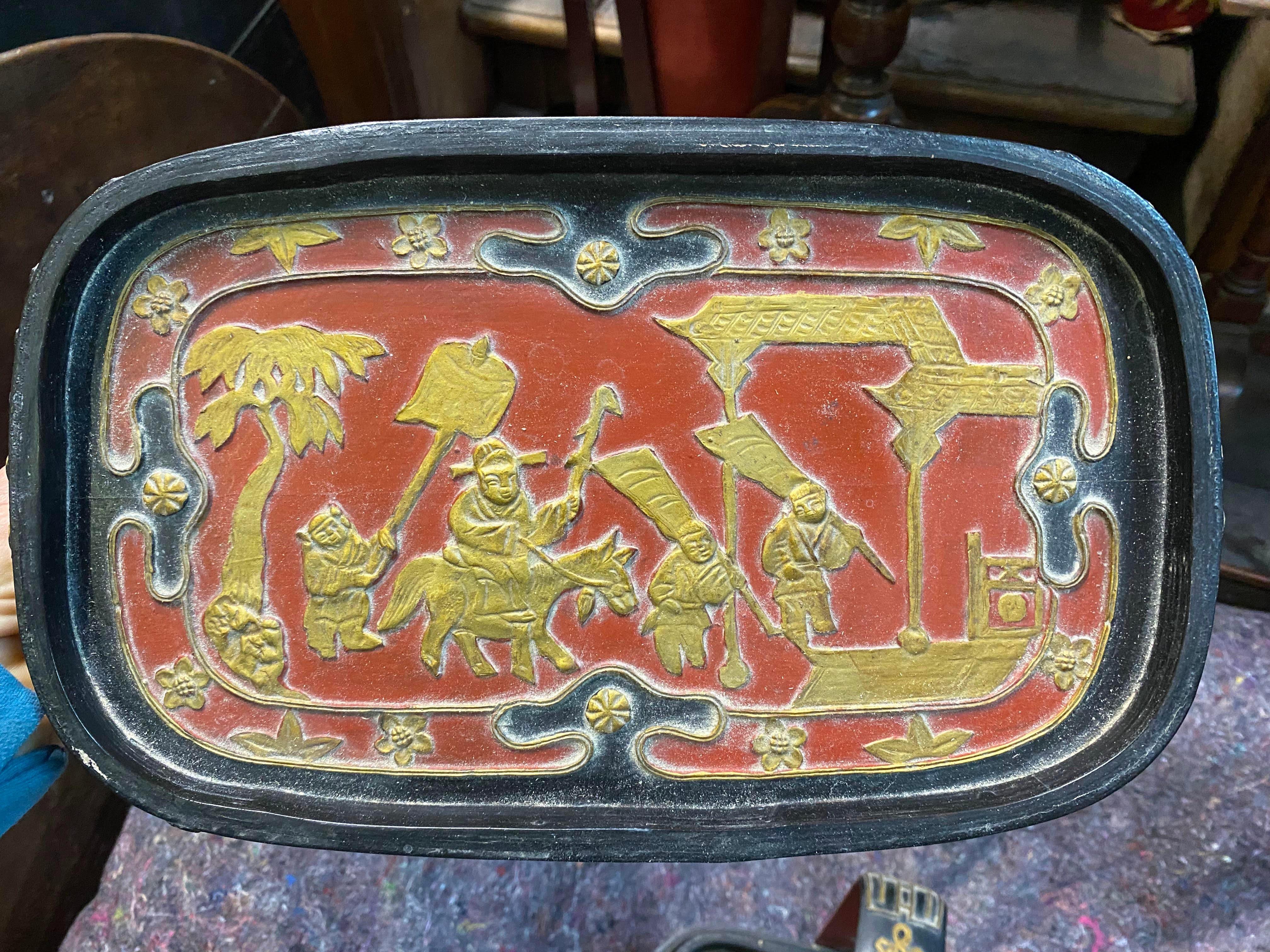 Antique Chinese Red and Black Lacquer Wedding Basket With Gold Leaf In Good Condition For Sale In Sheridan, CO