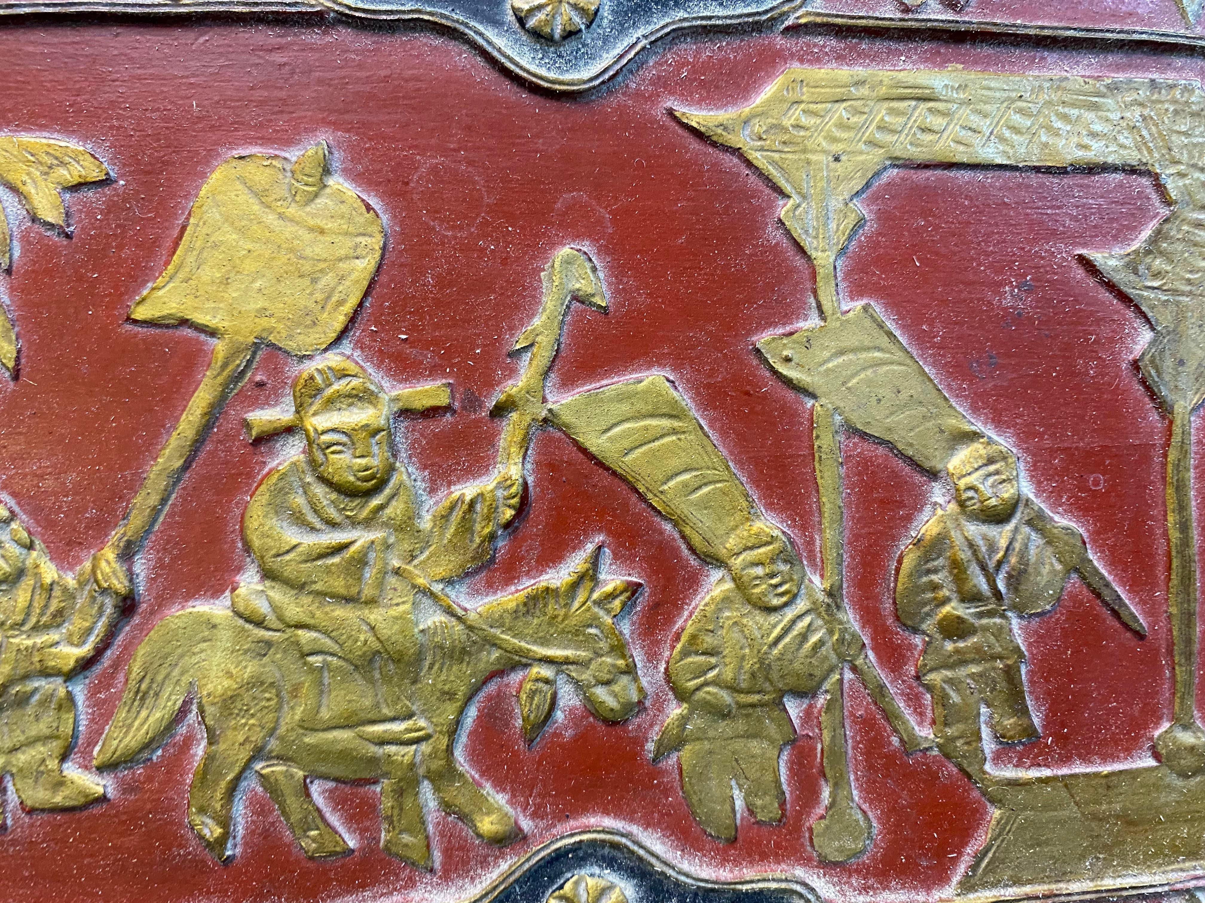 Antiker chinesischer rot-schwarzer Lack-Hochzeitskorb mit Blattgold im Angebot 1