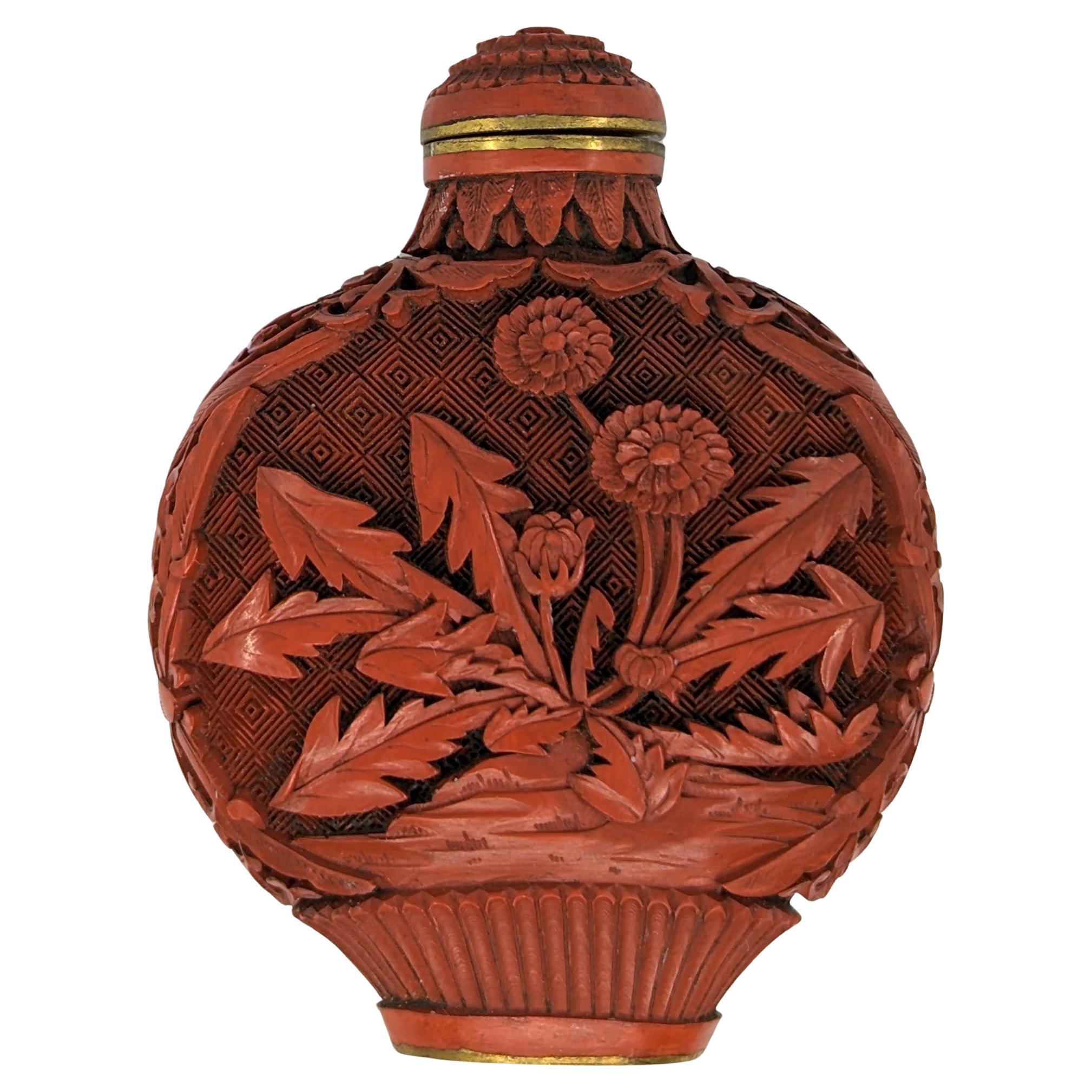 Antigua botella de rapé china de cinabrio rojo tallado Crisantemo Siglo 18-19 Qing