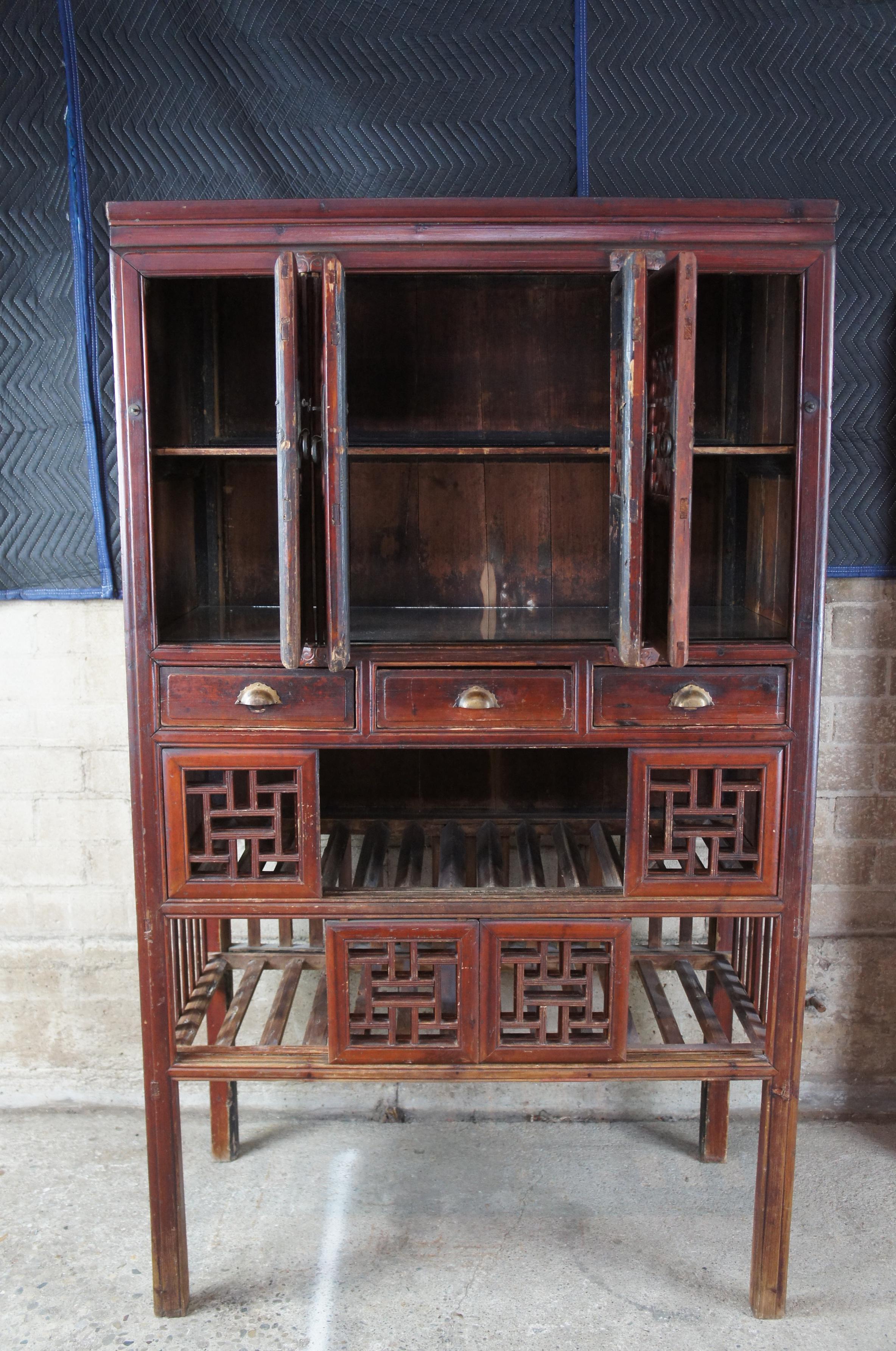 Antique Chinese Red Elm Kitchen Cabinet Cupboard Ming Wedding Wardrobe Linens In Good Condition In Dayton, OH