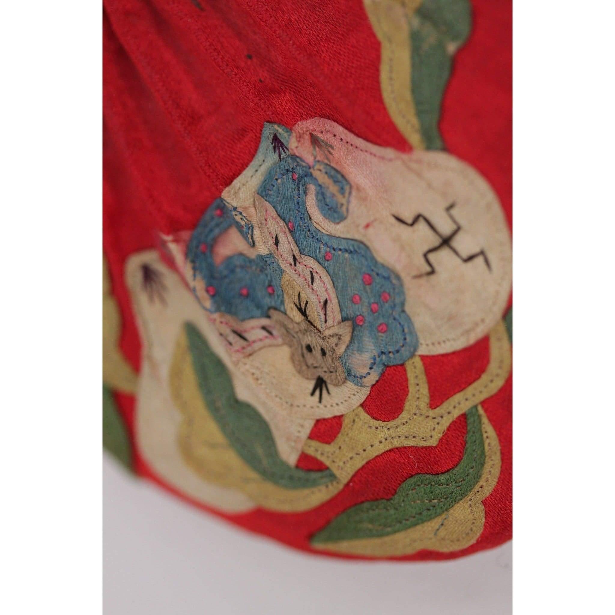- Beautiful embroidered Chinese scent pouch. - From the late 19th century (Qing/Ch'ing Dinasty) - Red Silk with lovely embroidery on both sides - Silk tassel elements - These charming decorative pouches were used as a sachet pouch and are also