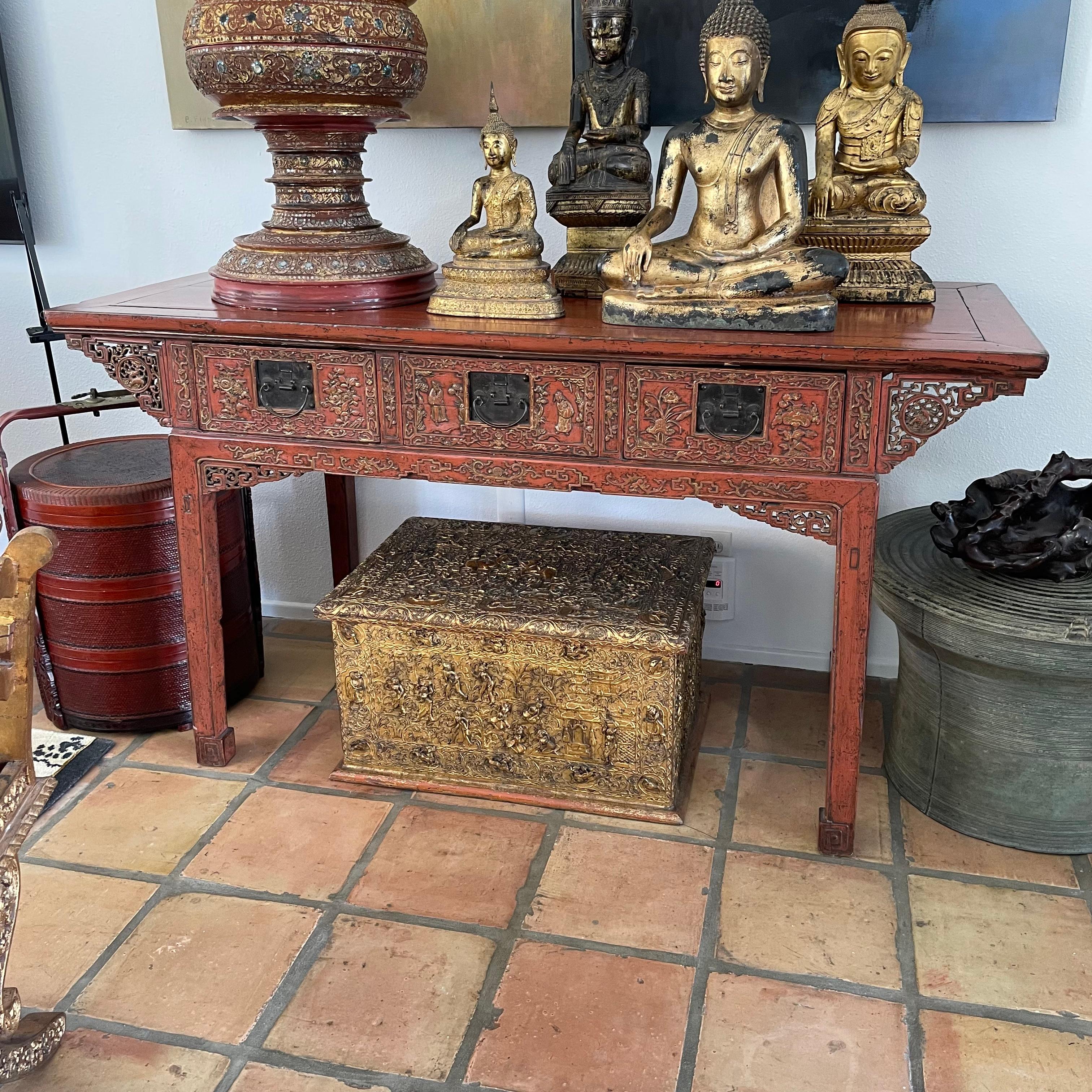 Antique Chinese red lacquered painting table For Sale 9