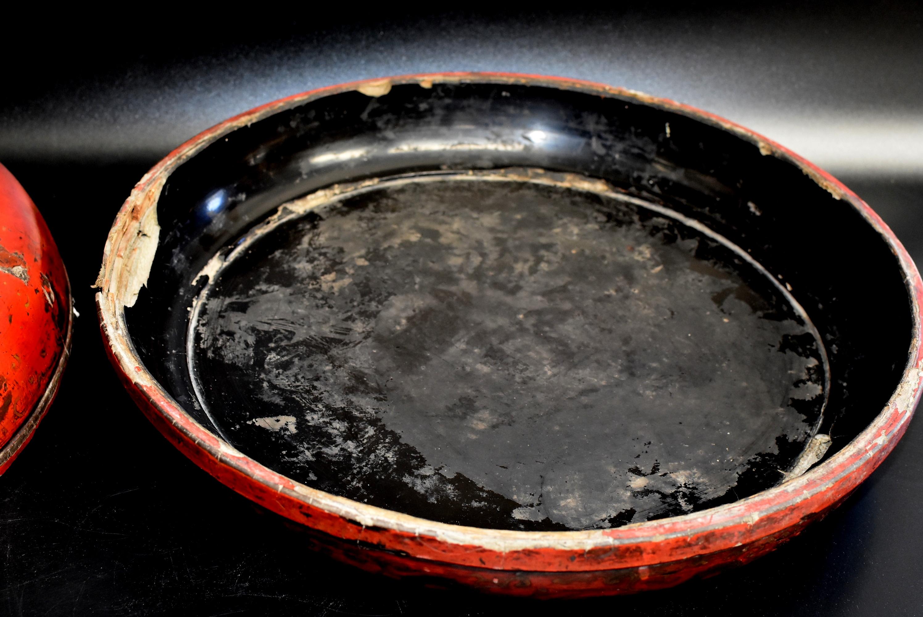 Antique Chinese Red Lacquered Round Box, All Original For Sale 1