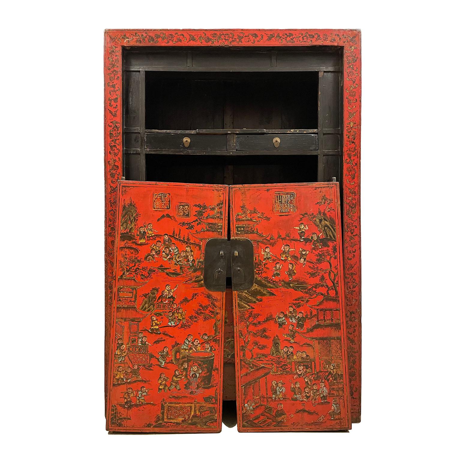 Antiker chinesischer rot lackierter Hochzeitsschrank, Kleiderschrank mit 100 Kindern im Zustand „Gut“ im Angebot in Pomona, CA