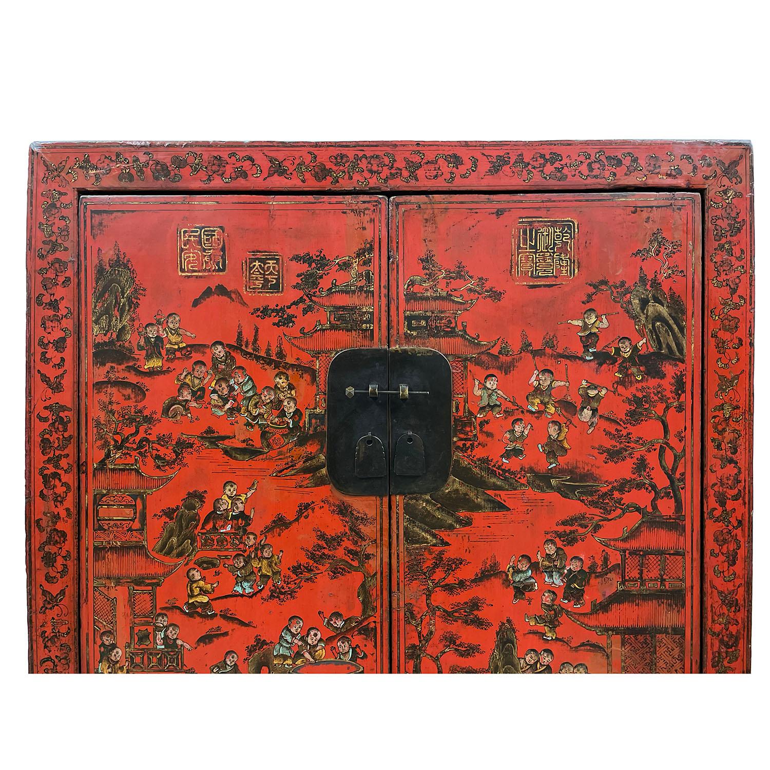 XIXe siècle Ancienne armoire de mariage chinoise laquée rouge, garde-robe avec enfants des années 100 en vente