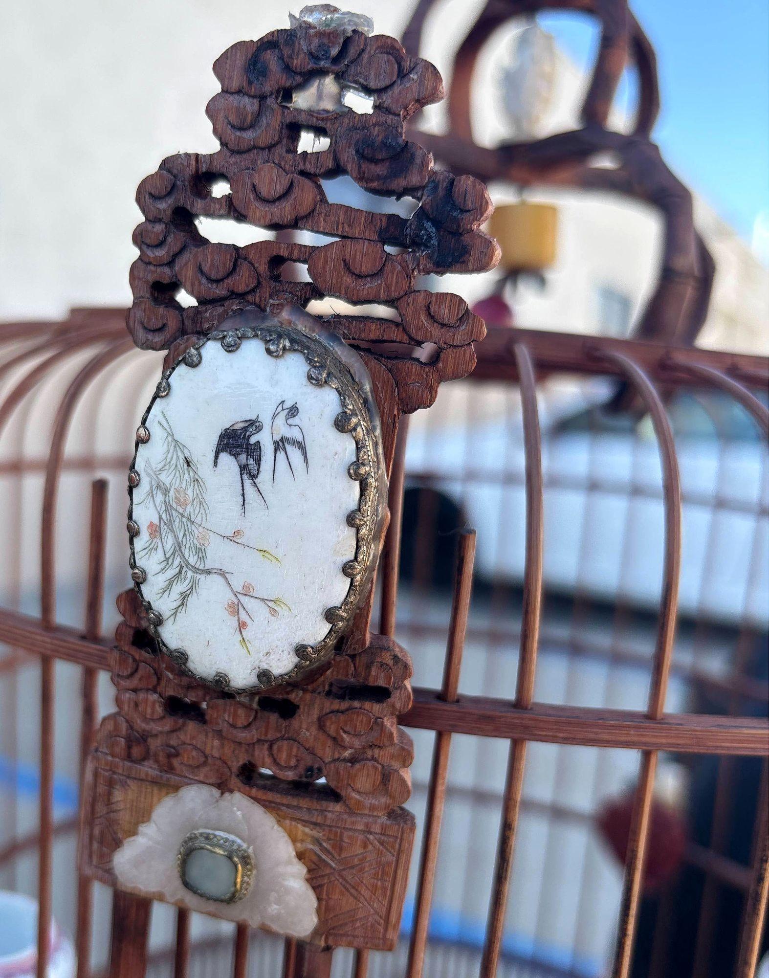 Antique Chinese Reed Rattan Birdcage Porcelain Bowls, Jade, with Pin Lock For Sale 7
