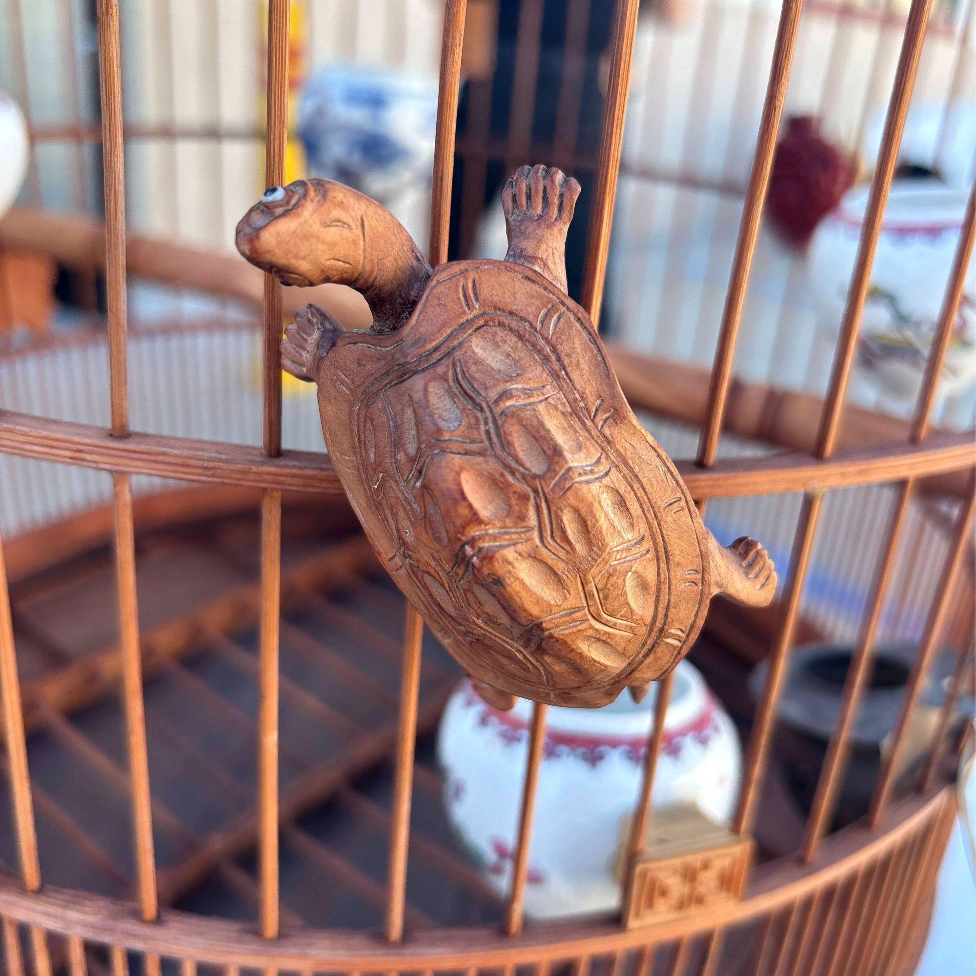 Antique Chinese Reed Rattan Birdcage Porcelain Bowls, Jade, with Pin Lock For Sale 8