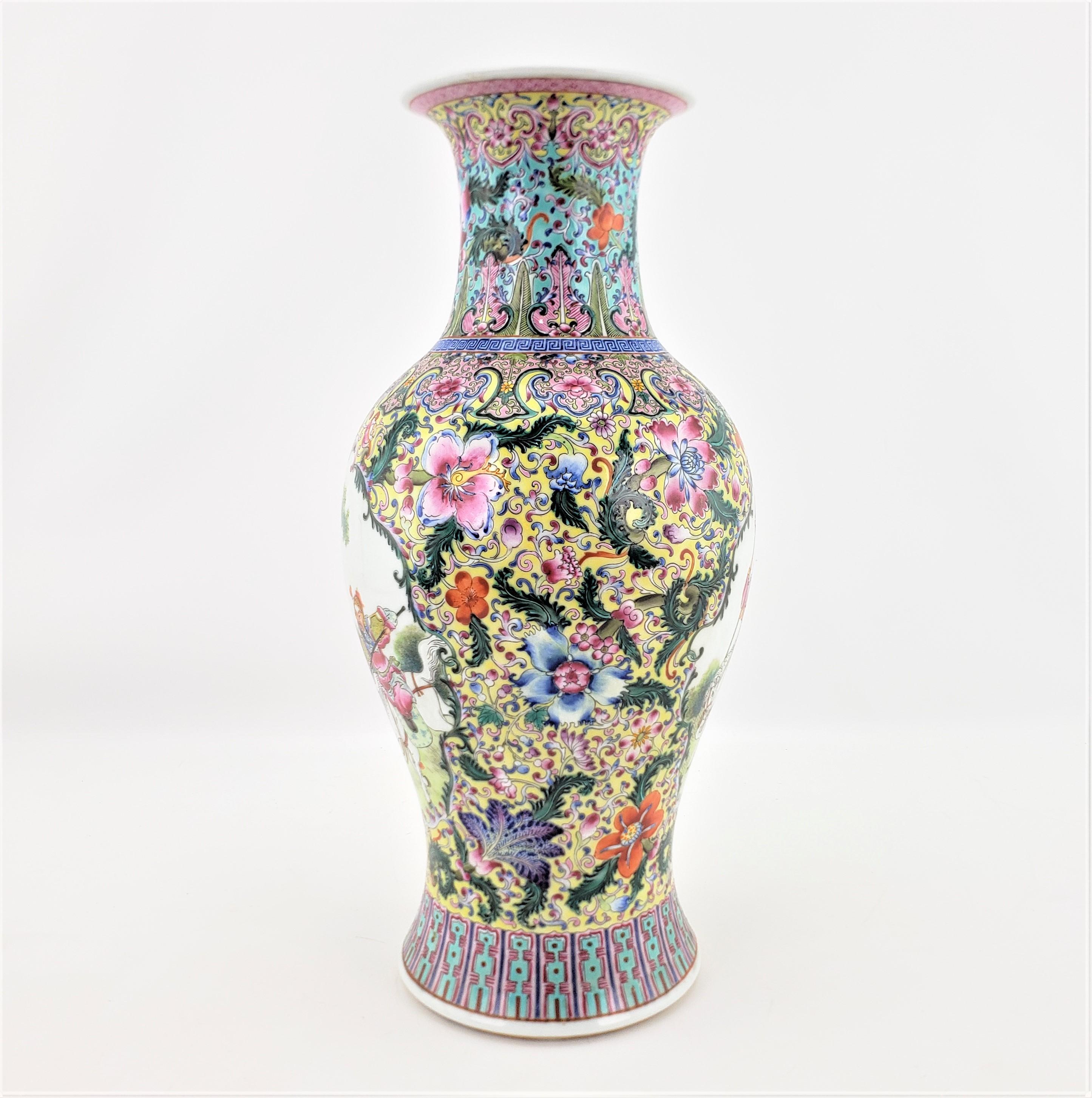 Chinois Ancienne base de vase ou de lampe de table peinte à la main à l'époque de la République chinoise en vente