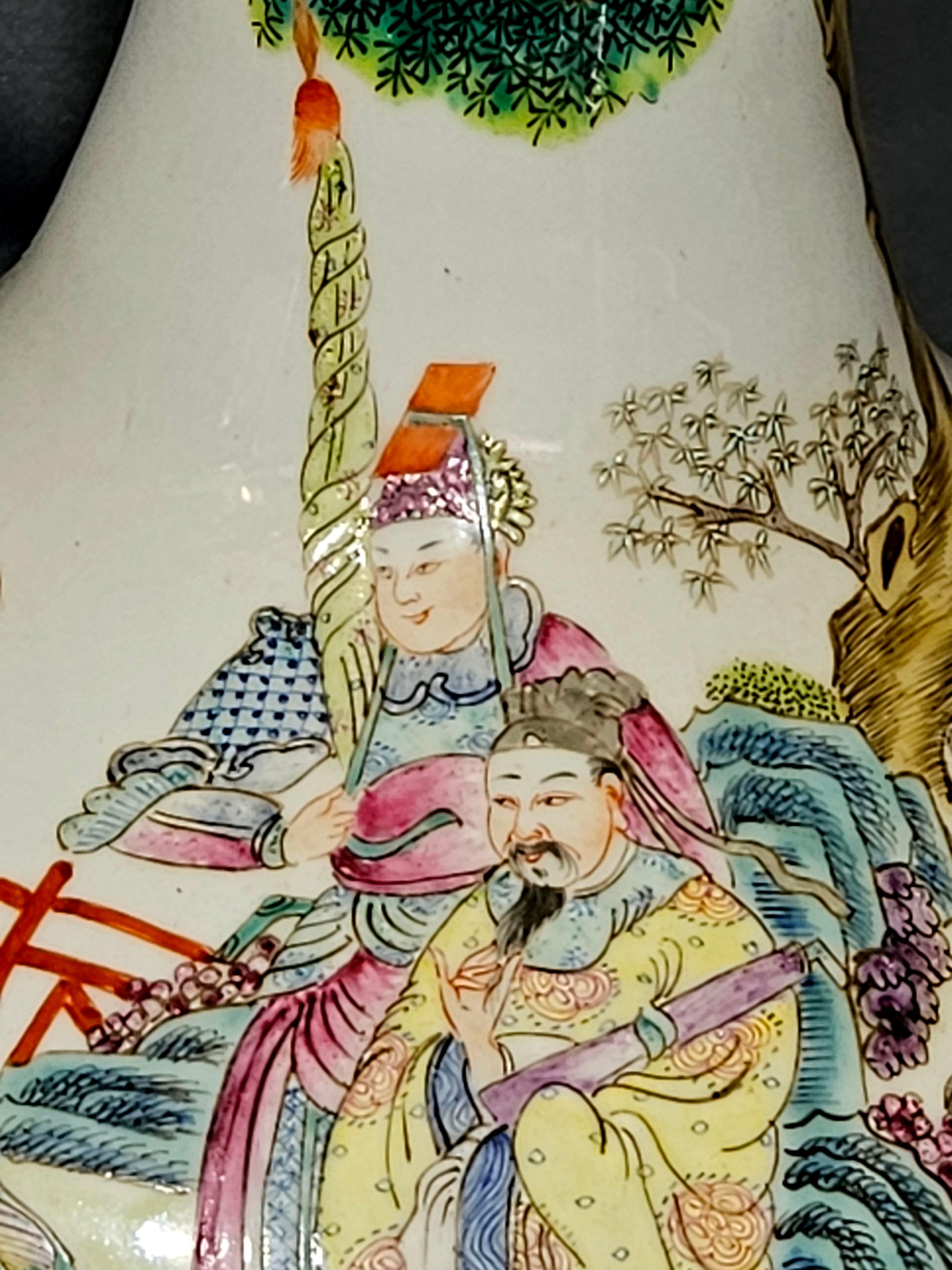 Vase ancien en famille verte de la République de Chine Excellent état - En vente à Norton, MA