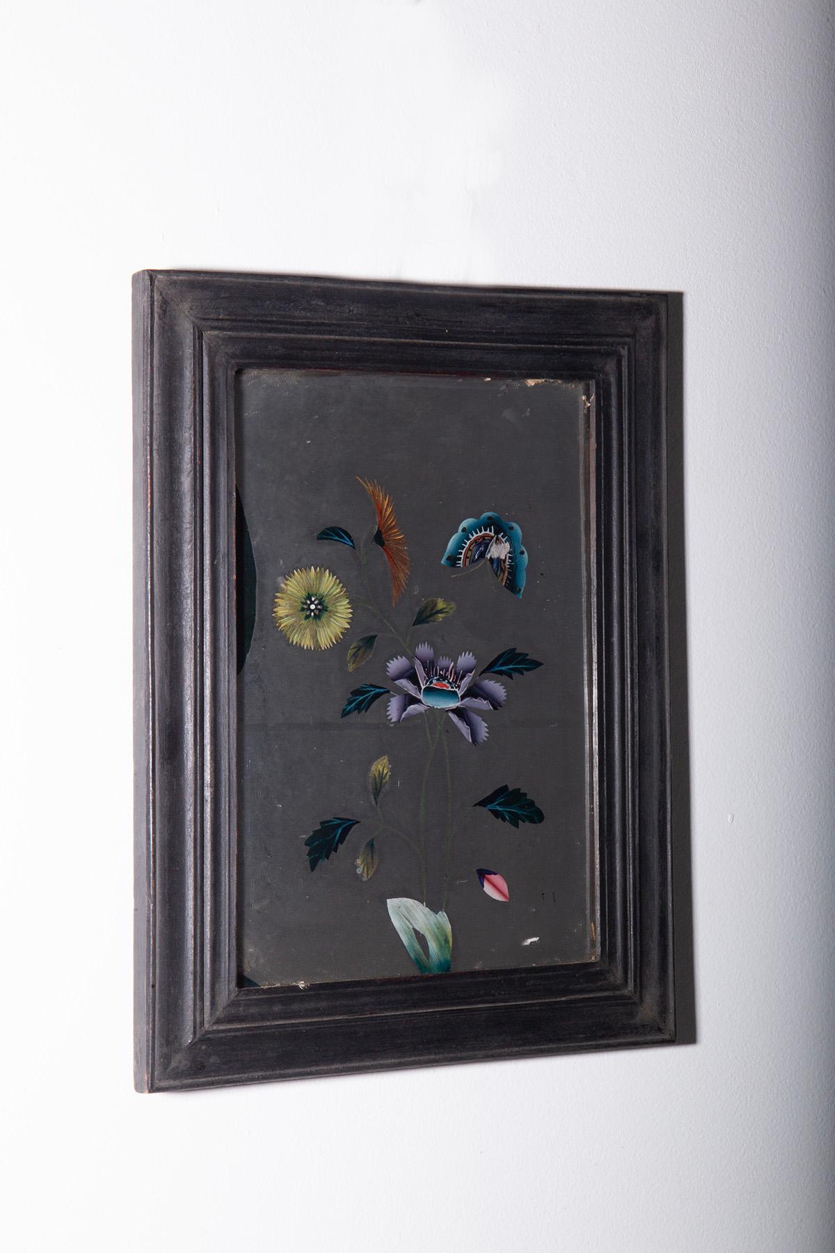Antique Chinese reverse glass painting with flowers and butterflies In Good Condition For Sale In Milano, IT