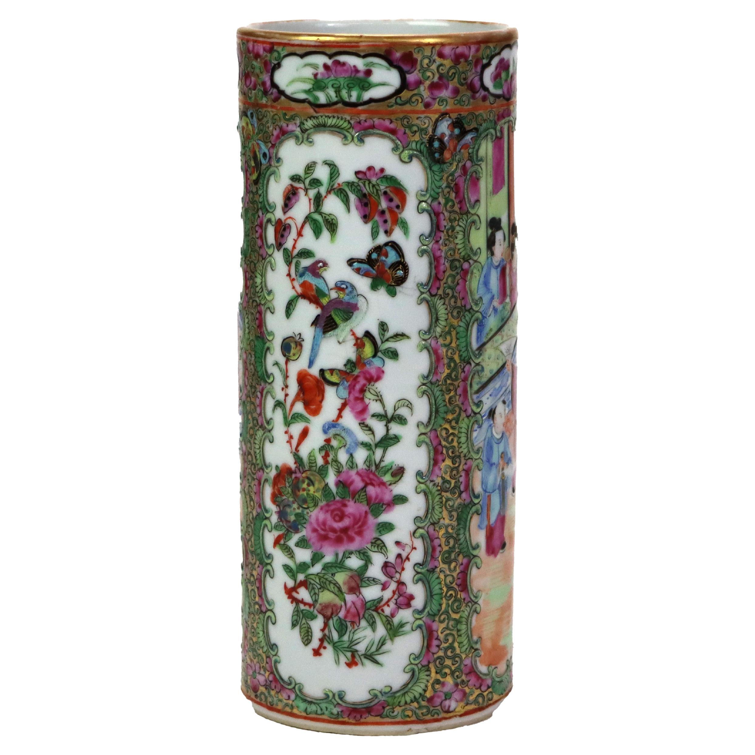 Antico vaso cinese in porcellana con medaglione a rosa C1930