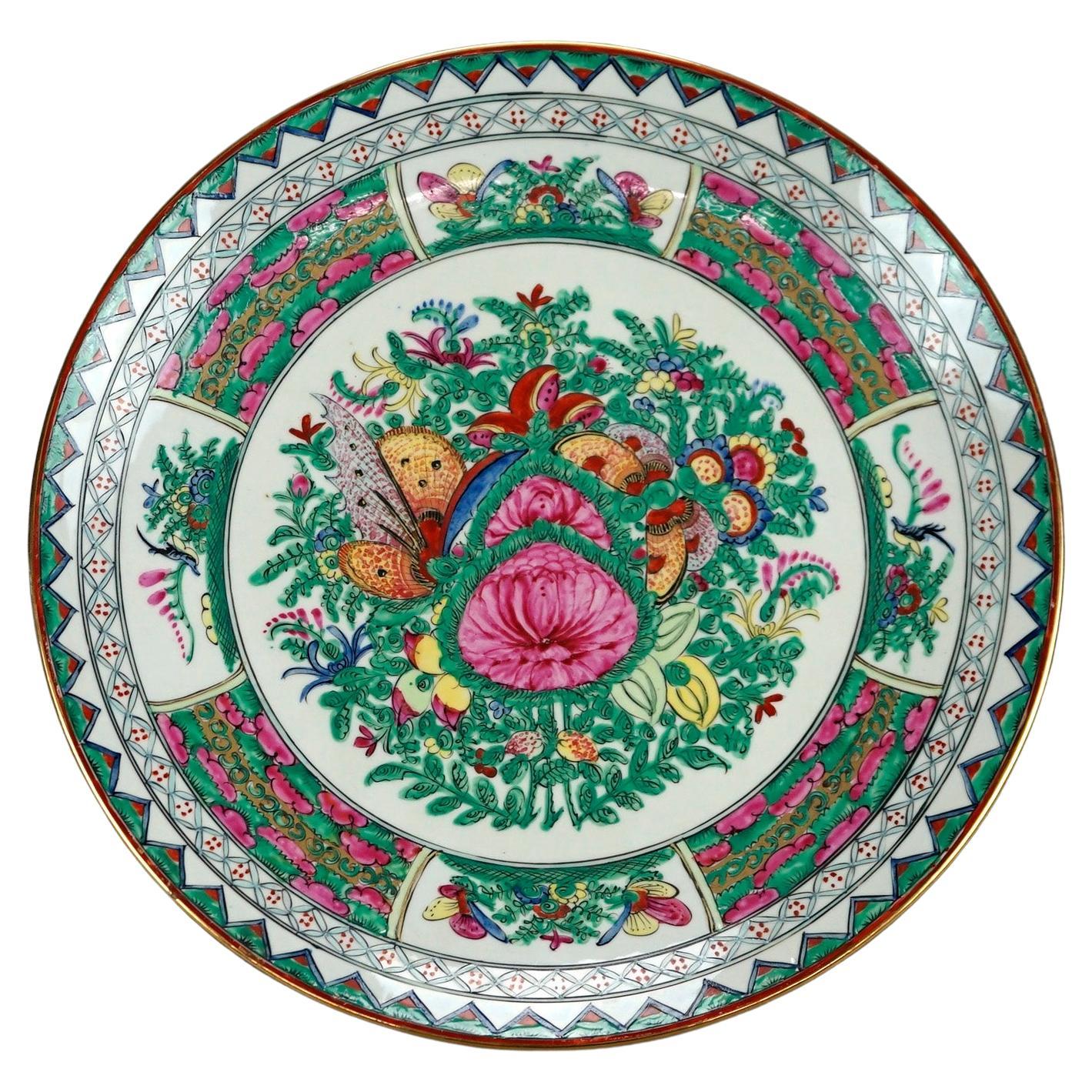 Chargeur antique chinois en porcelaine à médaillon de rose, vers 1920