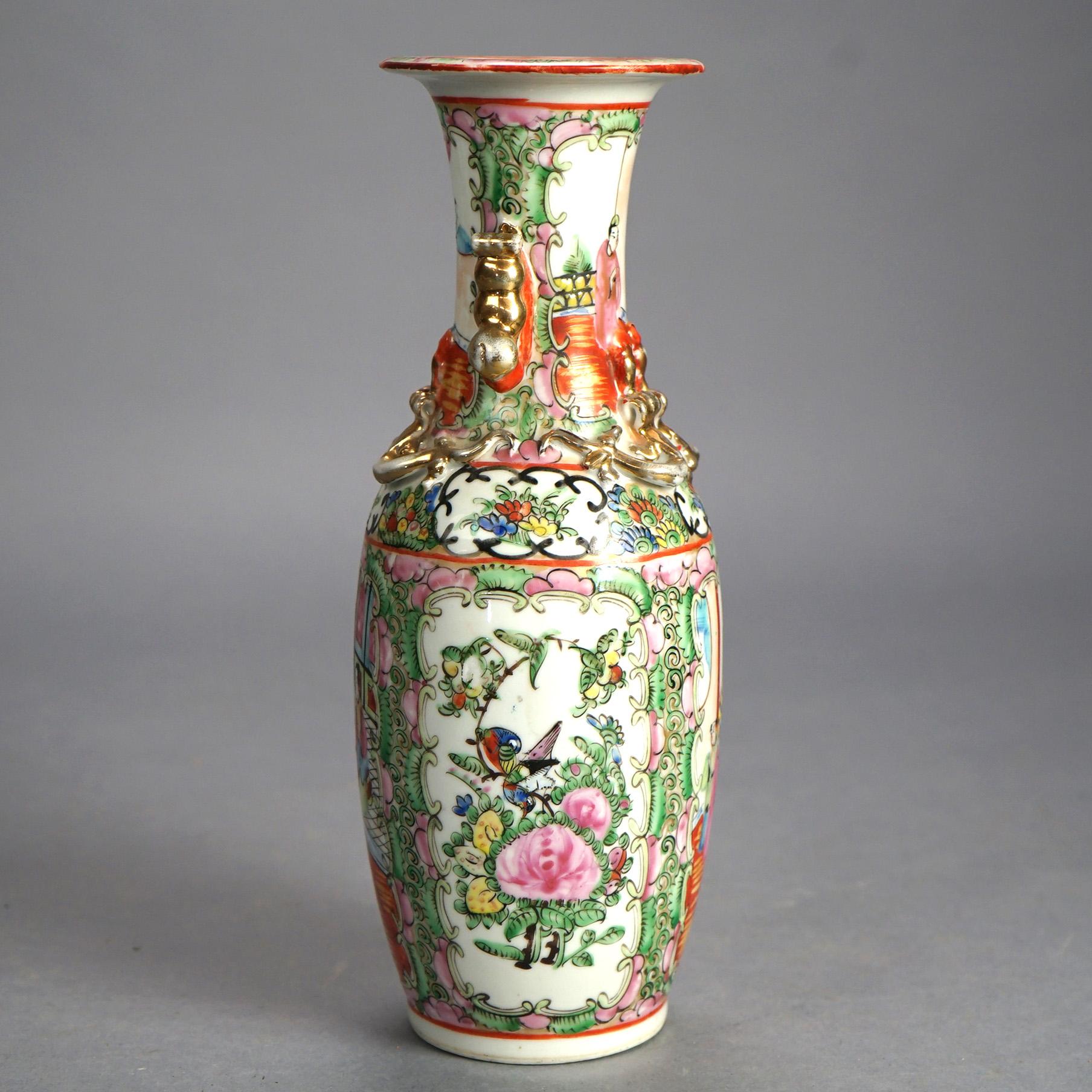Antike chinesische Rosenmedaillon-Porzellanvase mit doppeltem Henkel, um 1900 (20. Jahrhundert) im Angebot