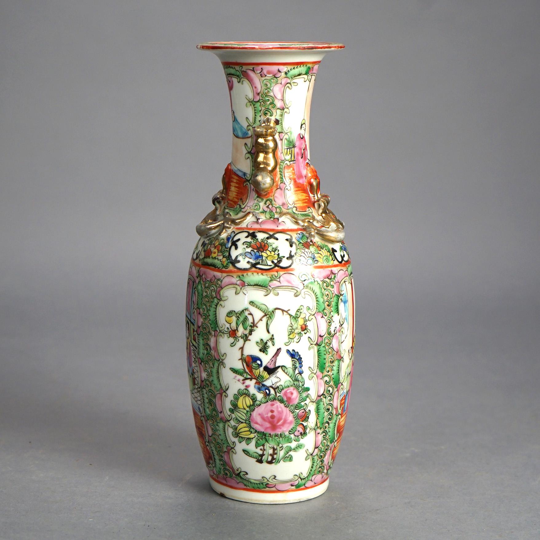 Antike chinesische Rosenmedaillon-Porzellanvase mit doppeltem Henkel, um 1900 (Keramik) im Angebot