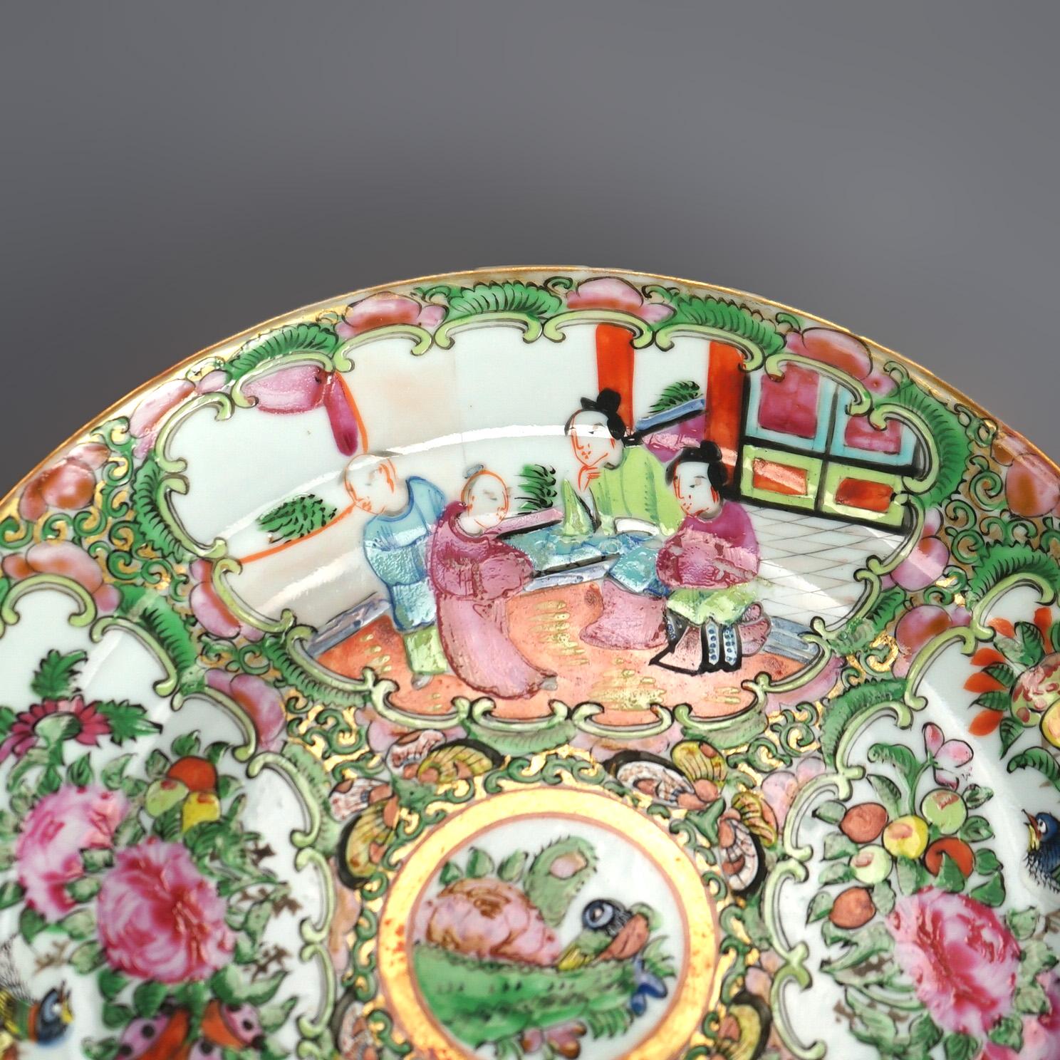 Antike chinesische Rose Medaillon Porzellanteller mit Reserven mit Gärten & Genre Szenen C1900

Maße - 1 