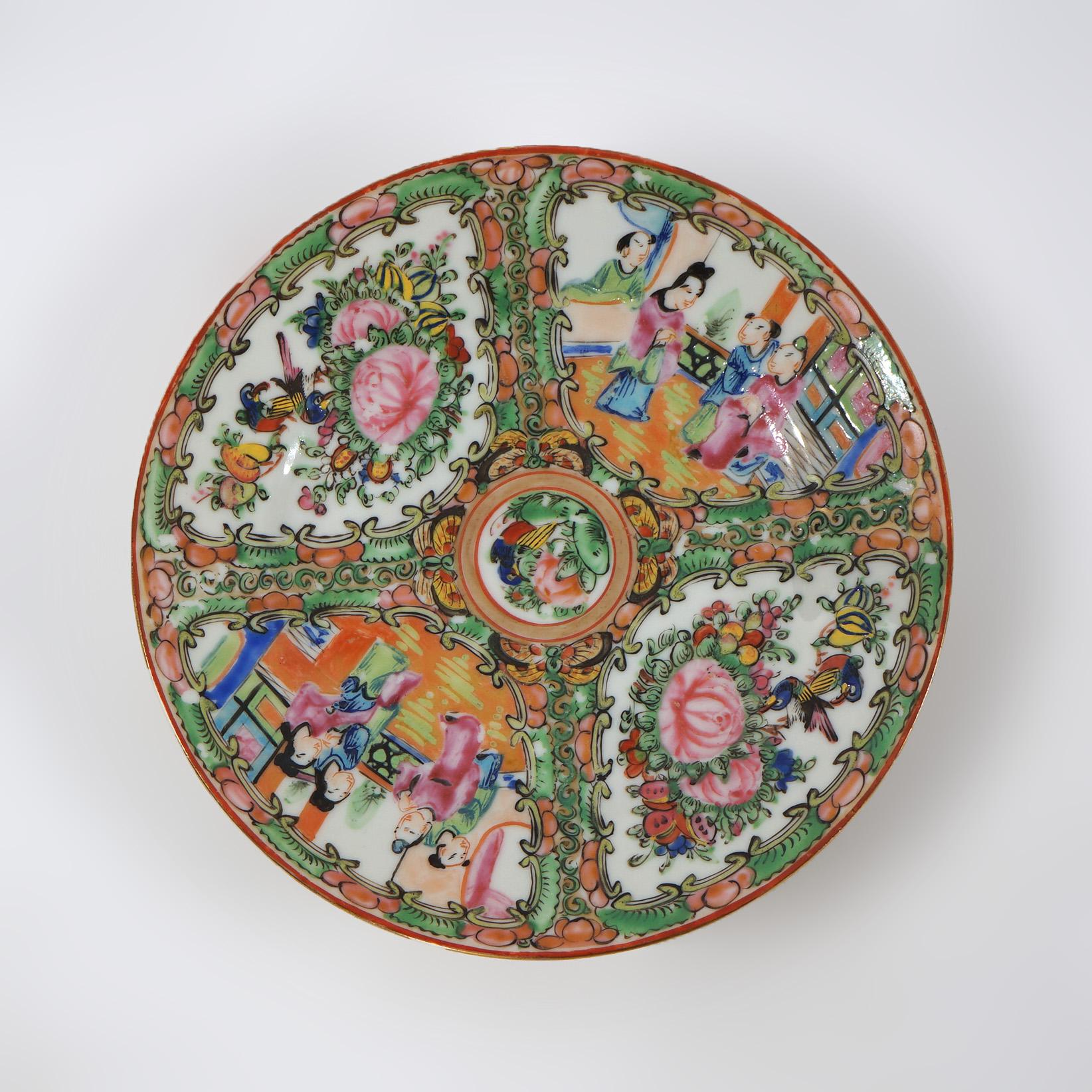 Antike chinesische Rose Medaillon Porzellanteller mit Reserven mit Gärten & Genre Szenen C1900

Maße - 1 