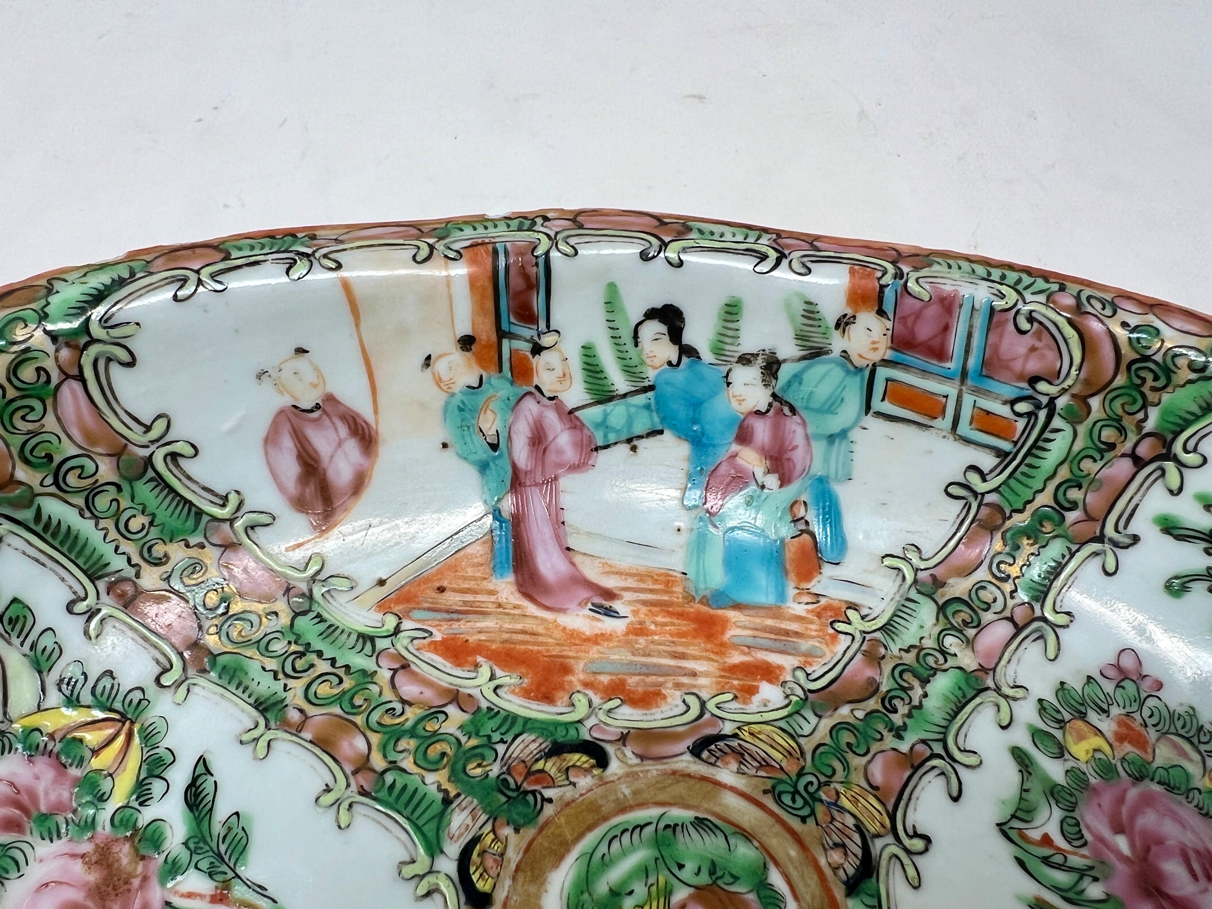 Antique Chinese Rose Medallion Porcelain Shrimp Plate, Circa 1920's. In Good Condition In New Orleans, LA