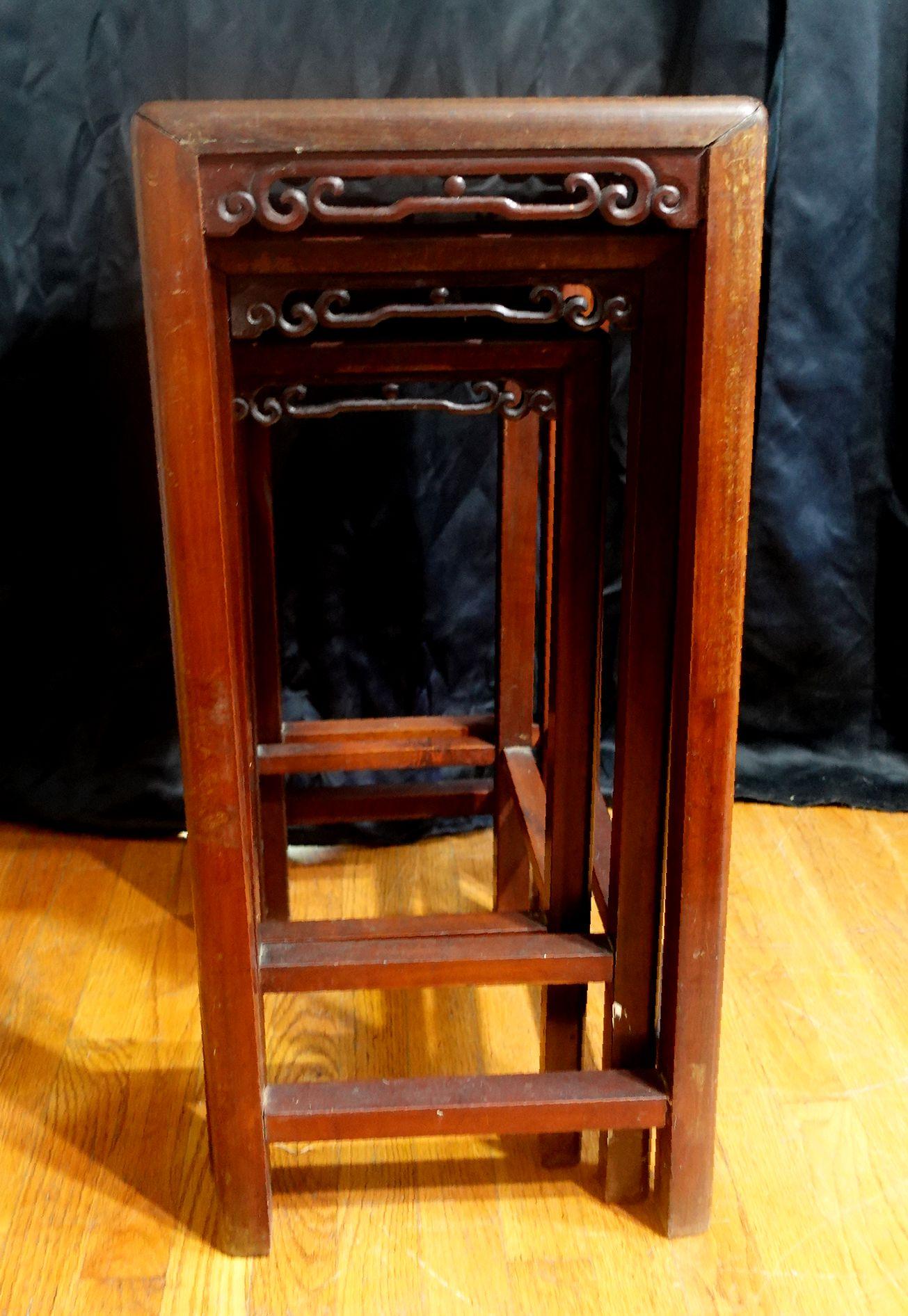 Antique Chinese Rosewood and Mahogany Nesting Tables Ric #1 In Good Condition For Sale In Norton, MA