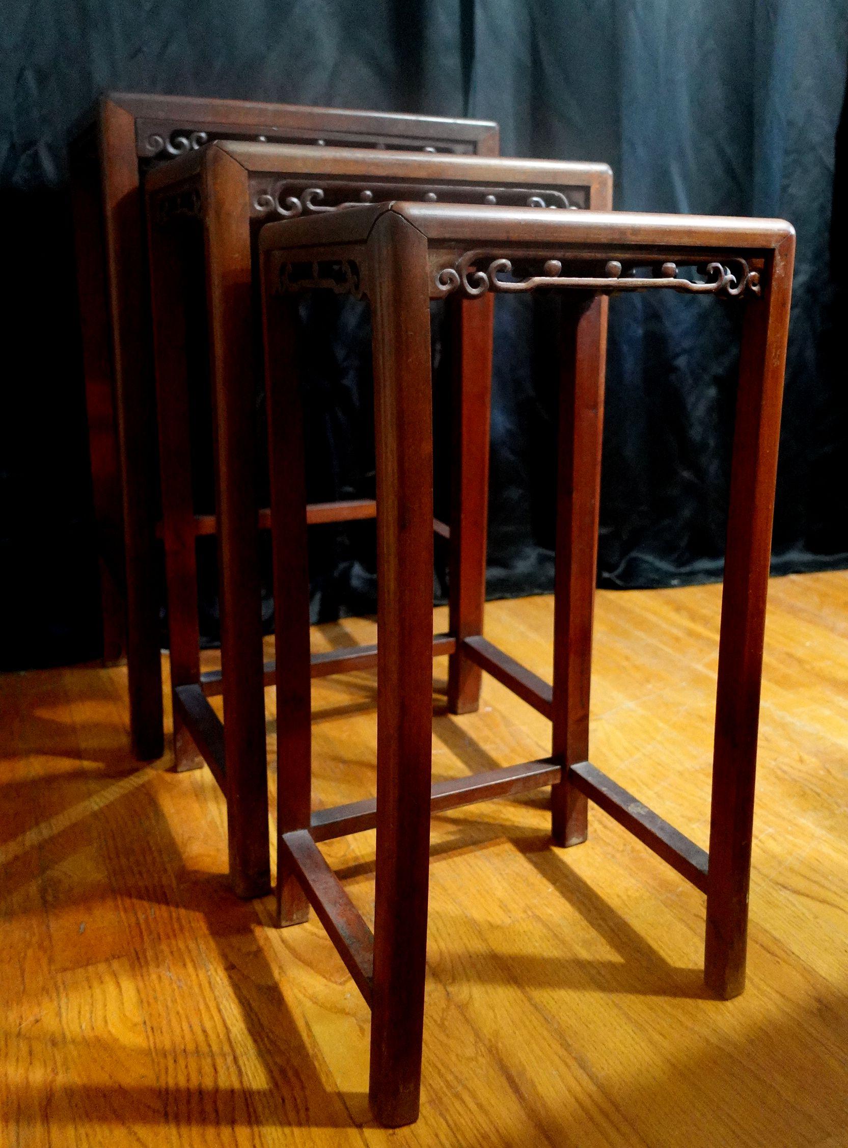 Antique Chinese Rosewood and Mahogany Nesting Tables Ric #2 For Sale 4