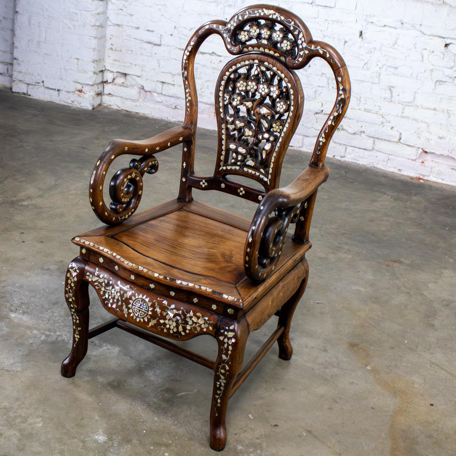 Chinois Antique Chinese Rosewood Armchair with Mother of Pearl Inlaid Details en vente