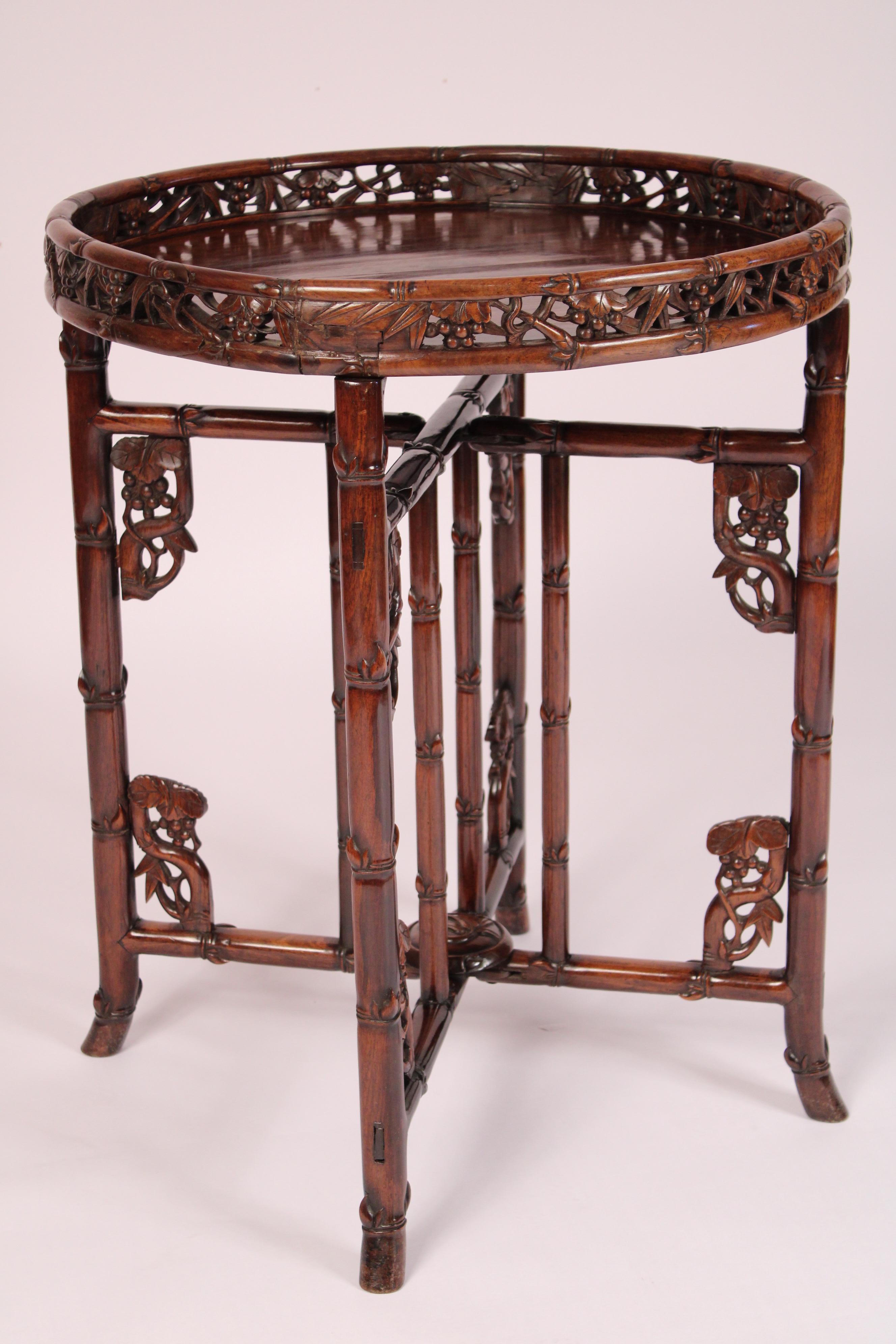 Chinoiseries Table d'appoint chinoise ancienne en bois de rose en vente