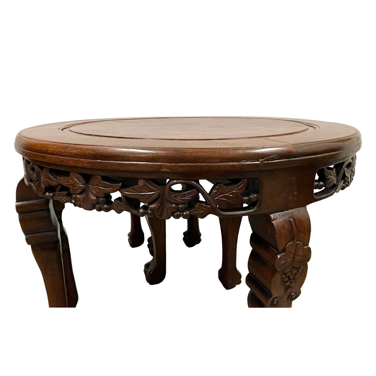 coffee table with 6 stools