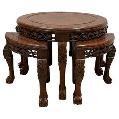 Table basse chinoise ancienne en bois de rose avec plateau en ronce de bois et 4 tabourets gigognes