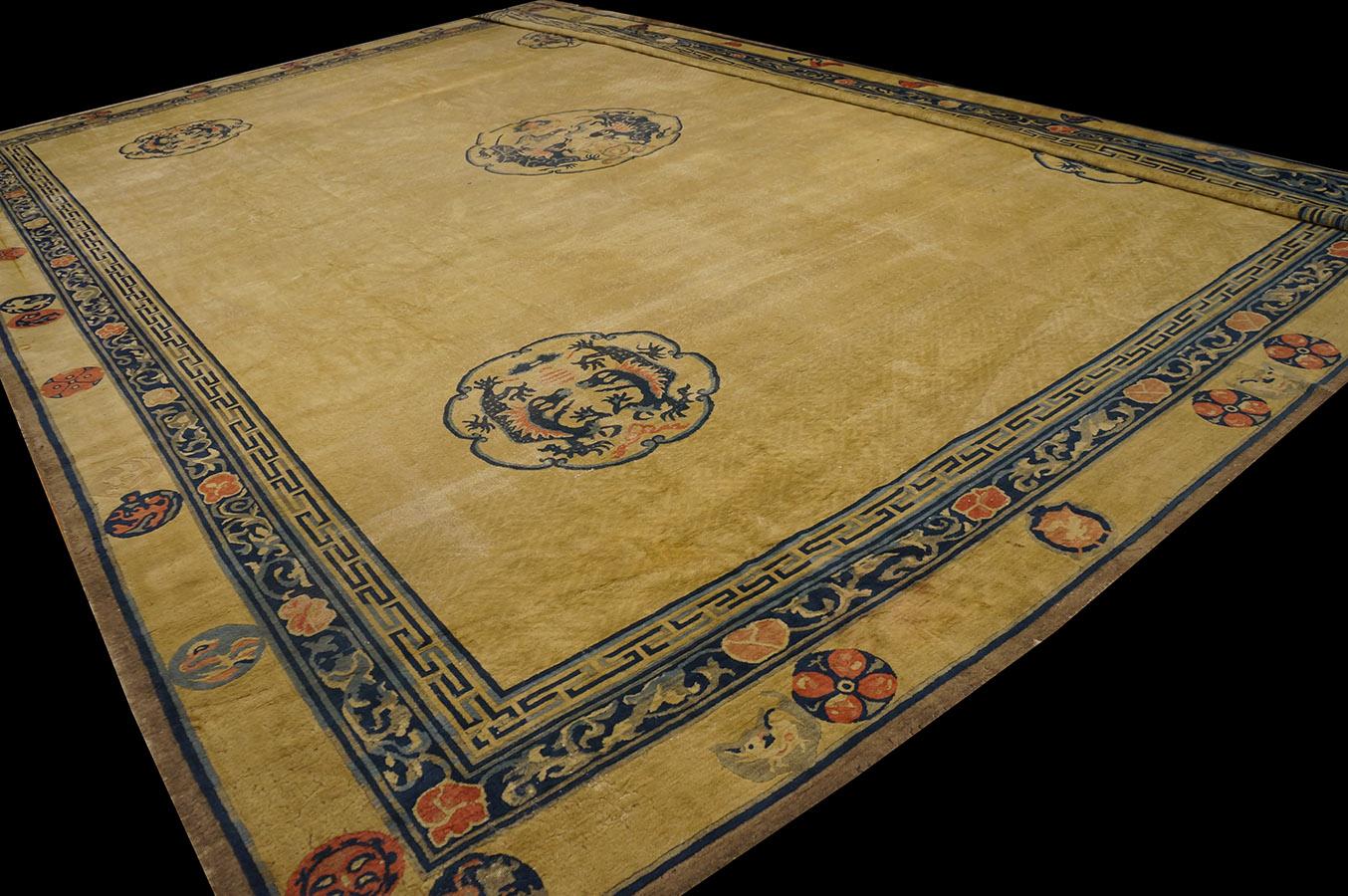 Hand-Knotted 1920s Chinese Carpet ( 14' 10'' x 19' 6'' - 452 x 594 cm) For Sale