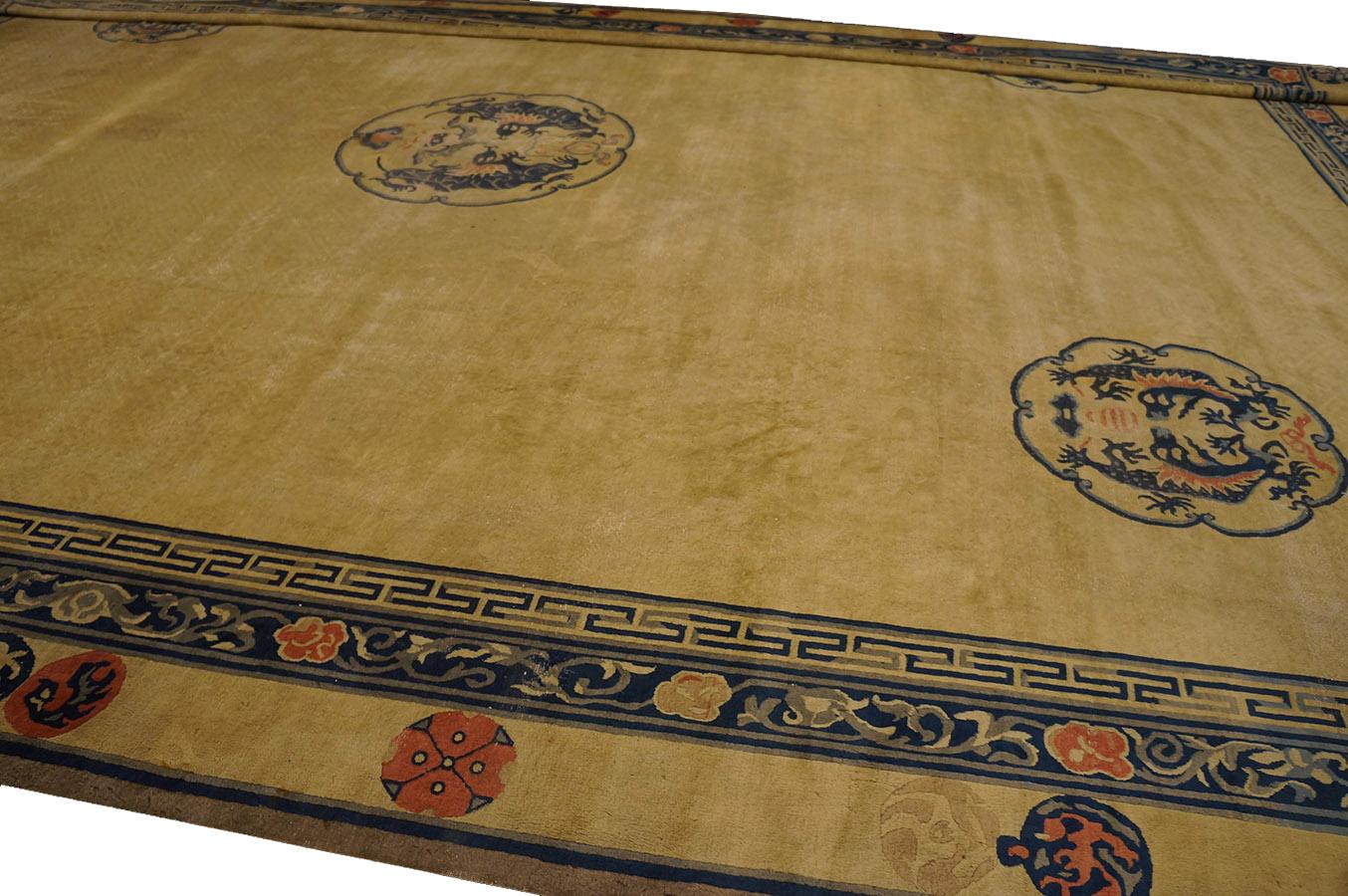 Wool 1920s Chinese Carpet ( 14' 10'' x 19' 6'' - 452 x 594 cm) For Sale