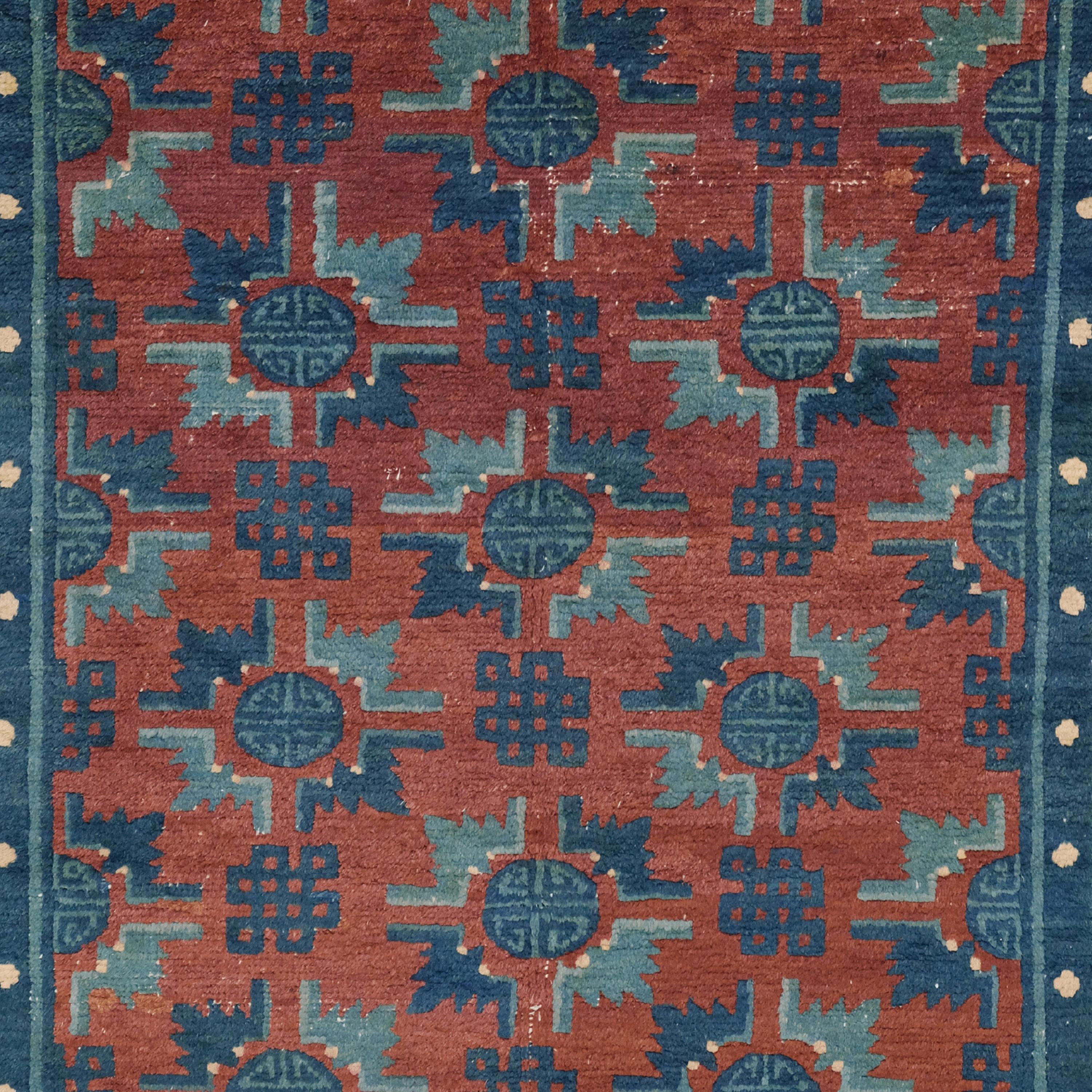 Antique Chinese Rug - 19th Century Chinese Rug, Vintage Rug, Chinese Rug In Good Condition For Sale In Sultanahmet, 34