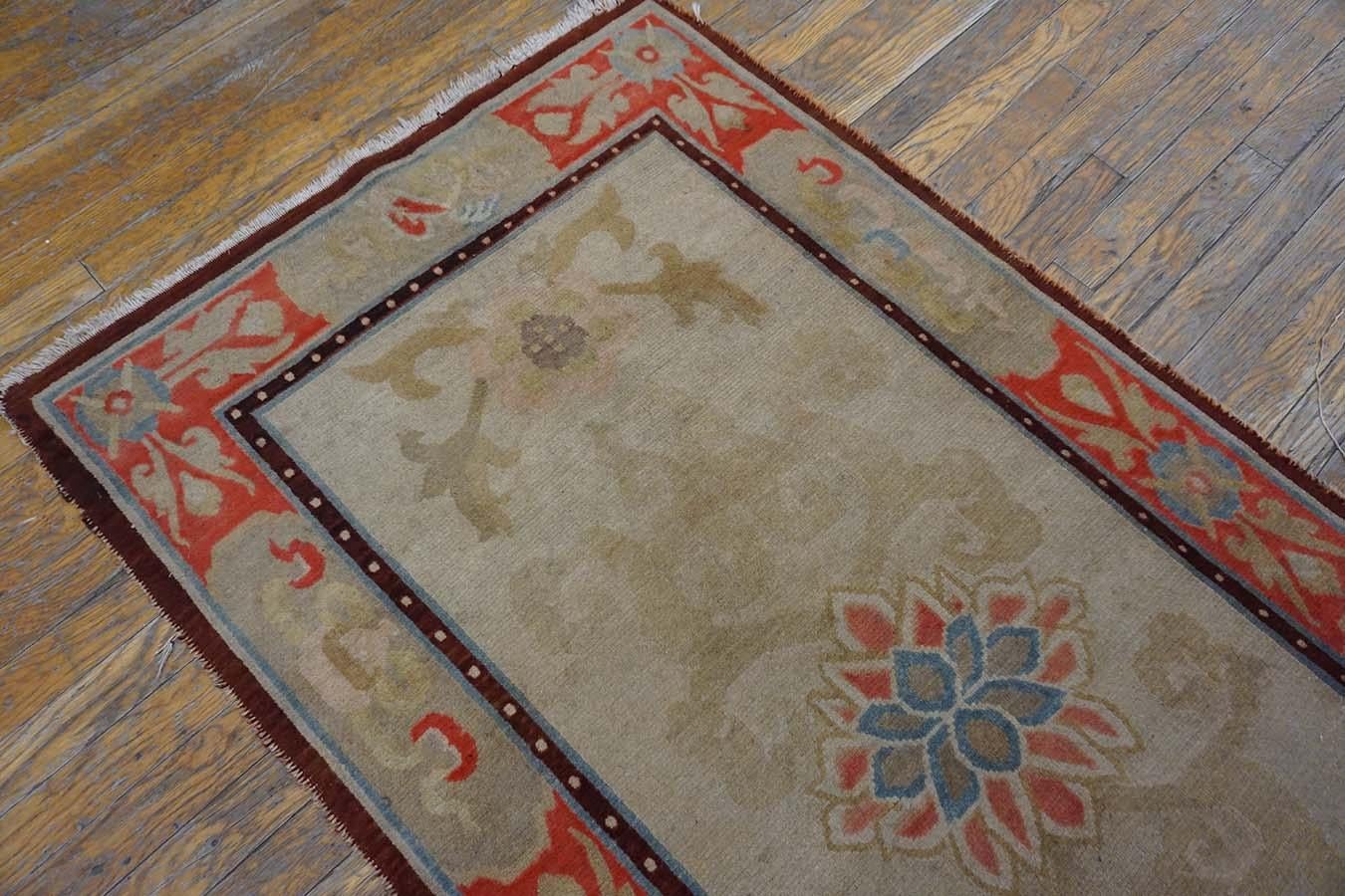Tapis tibétain chinois du début du 20e siècle (d'environ 3' x 6' - 90 x 183) Bon état - En vente à New York, NY