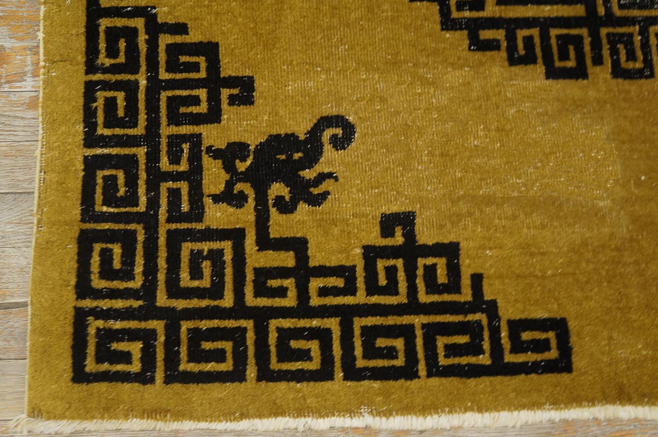 Early 20th Century Chinese Peking Dragon Carpet ( 4' x 4' - 122 x 122 ) In Good Condition For Sale In New York, NY