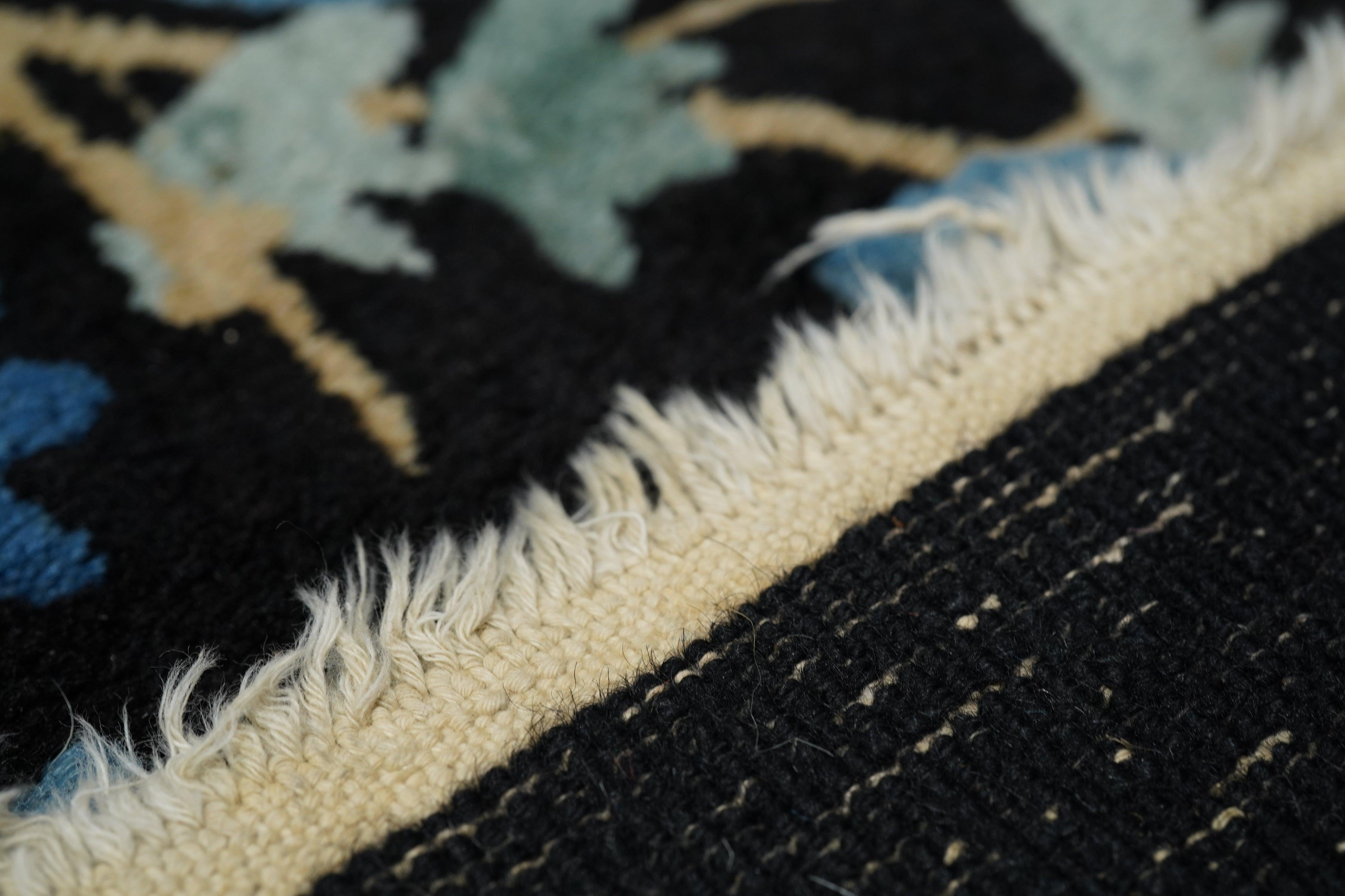 Antique Chinese Rug 5'2'' x 7'10'' For Sale 5
