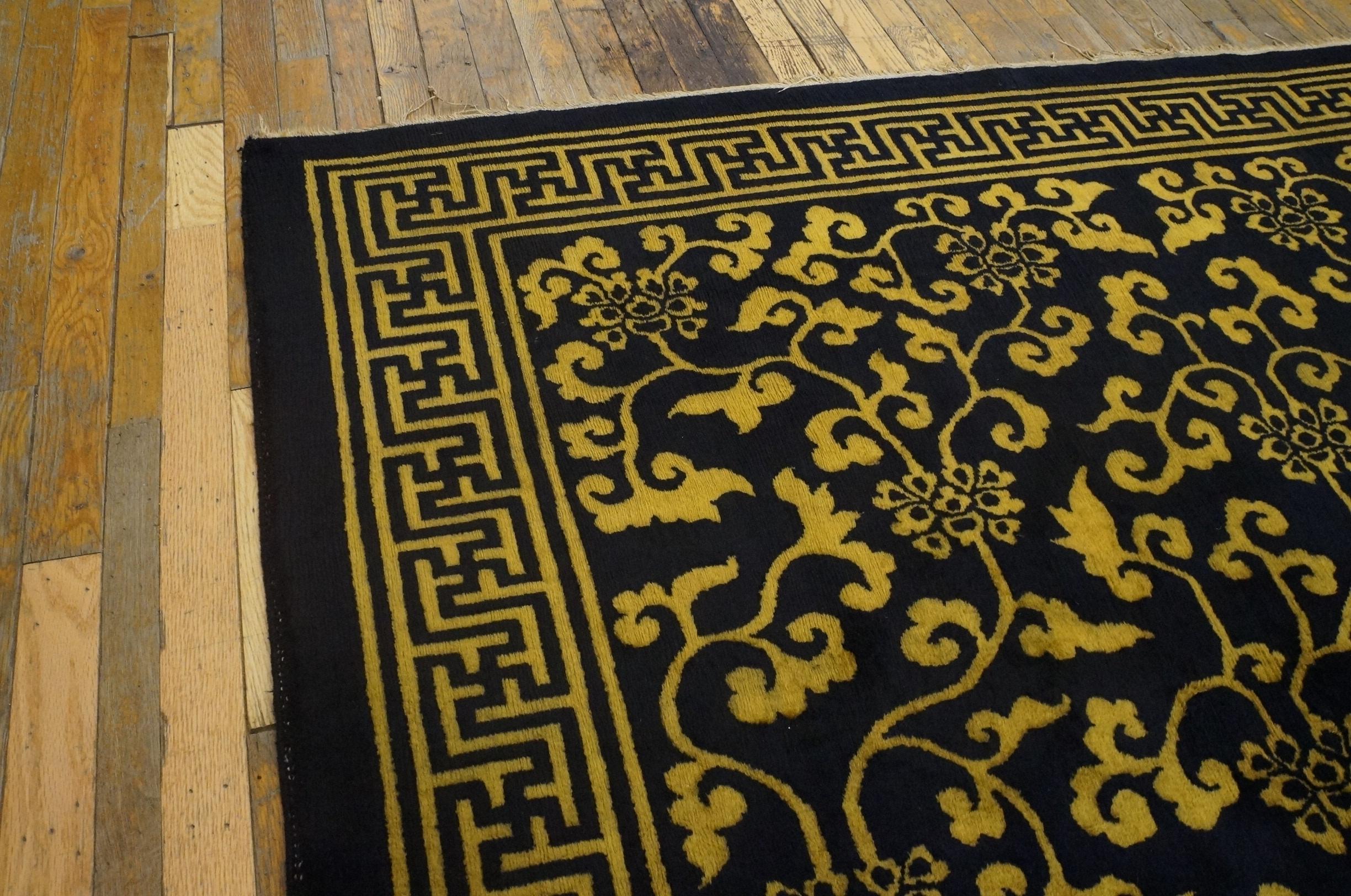 Antique Chinese Rug  6' 0'' x9' 8'' In Good Condition For Sale In New York, NY