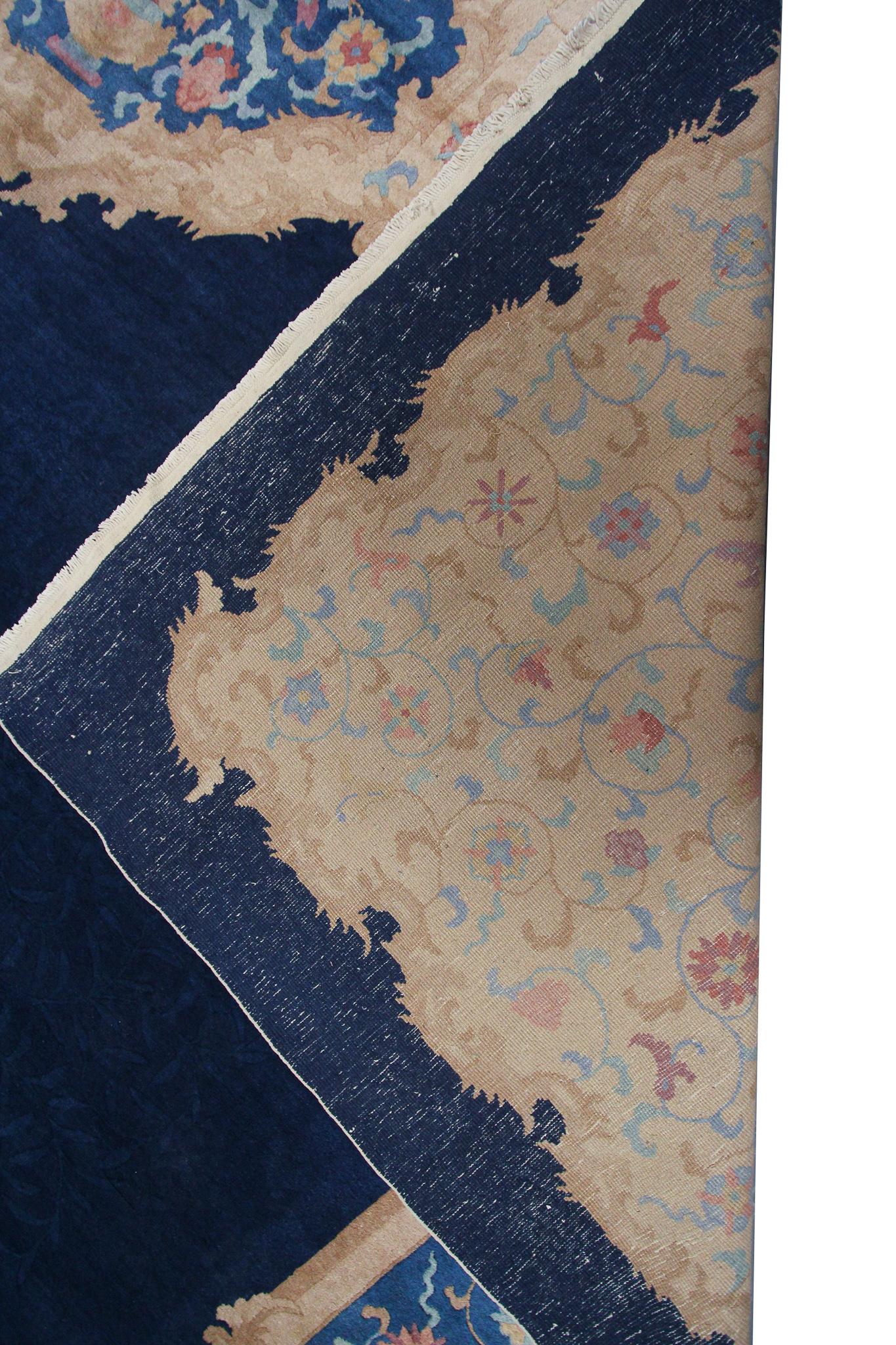 Antiker antiker chinesischer Teppich Antiker Art Deco Teppich Großer chinesischer Teppich Quadrat im Angebot 3