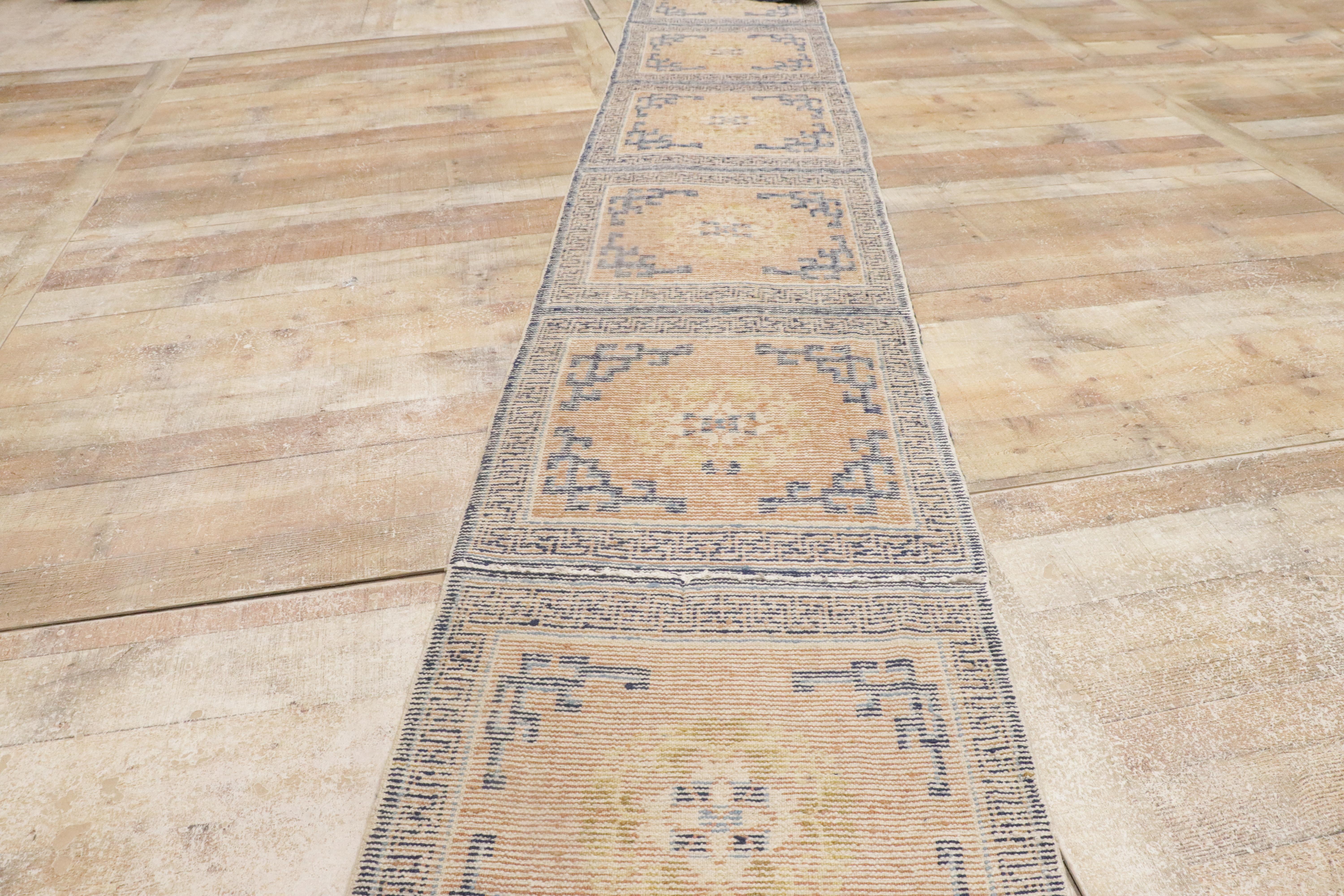 Antique Chinese Rug Ningxia Bench Runner with Traditional Style For Sale 4