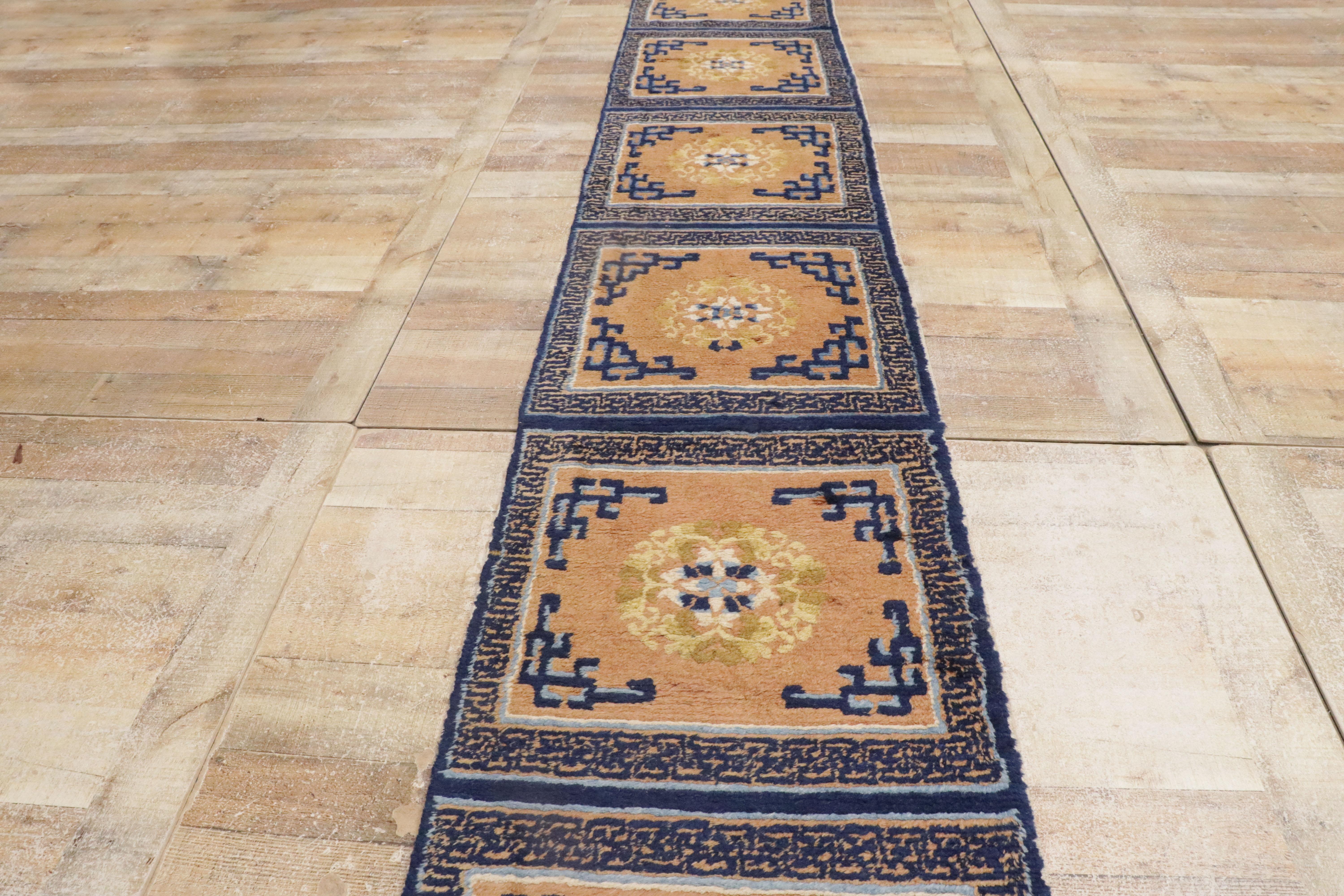 Antique Chinese Rug Ningxia Bench Runner with Traditional Style For Sale 5