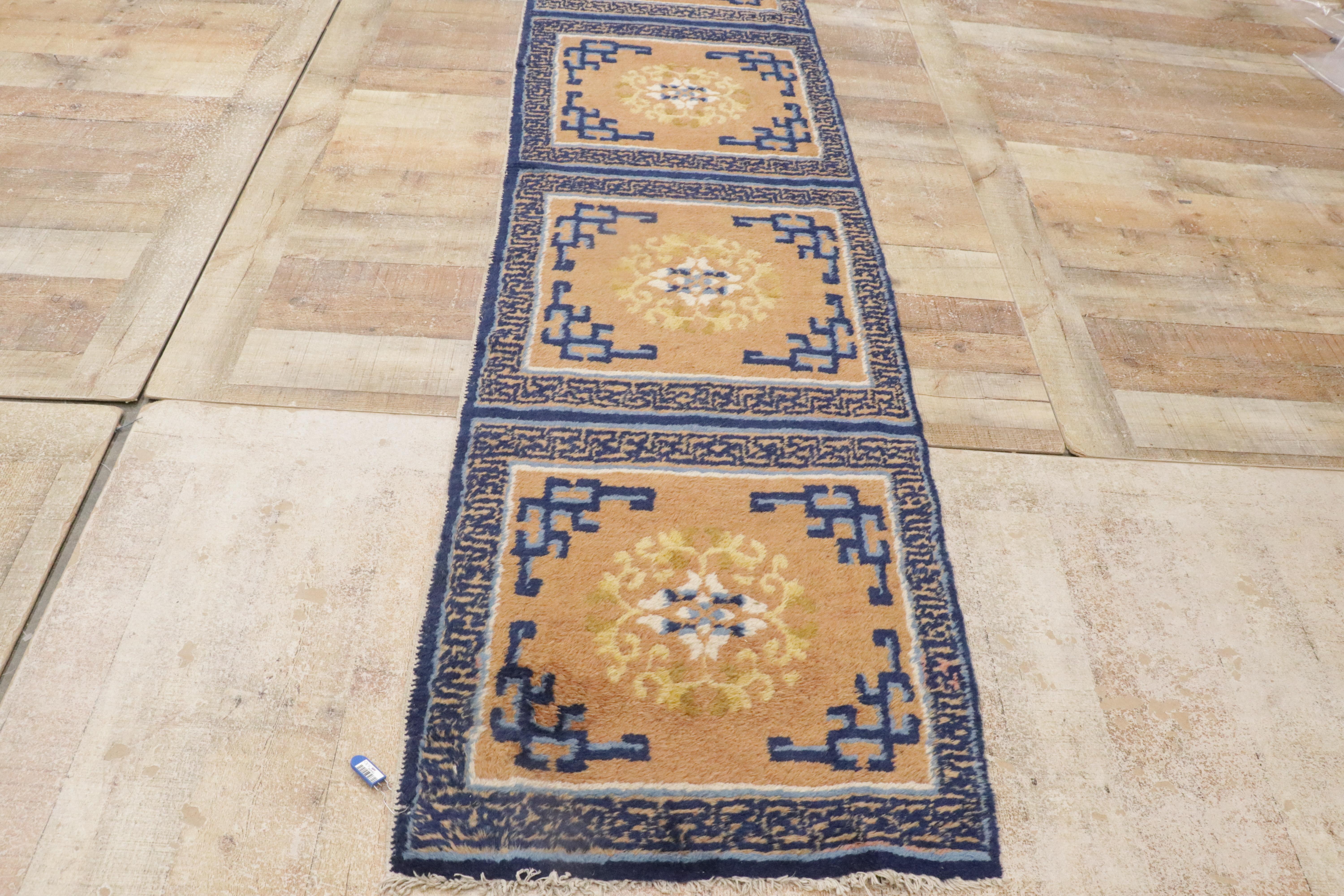 Antique Chinese Rug Ningxia Bench Runner with Traditional Style For Sale 9