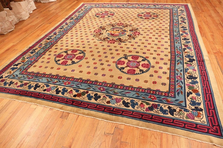 Antique Chinese Rug. Size: 10 ft x 12 ft 6 in (3.05 m x 3.81 m) For Sale 1
