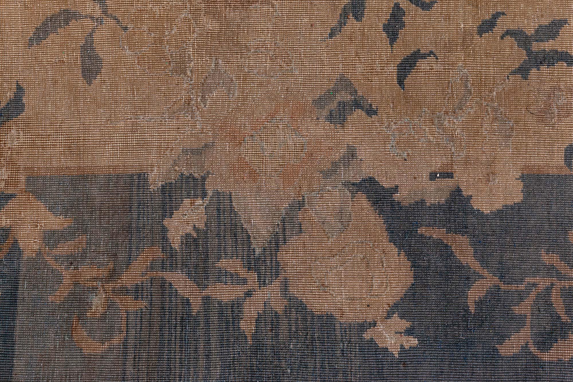 20ième siècle Tapis de couloir chinois ancien Doris Leslie Blau (taille ajustée) en vente