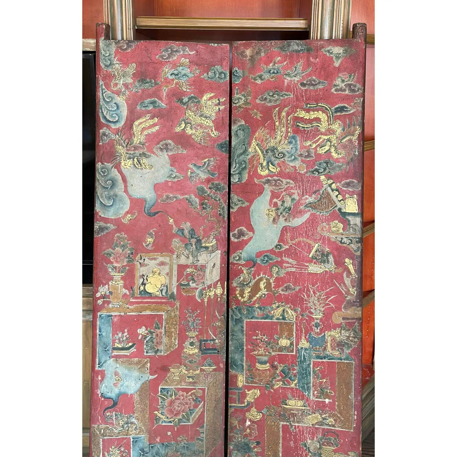 Ming Portes anciennes chinoises en bois sculpté et peint, 19ème siècle en vente