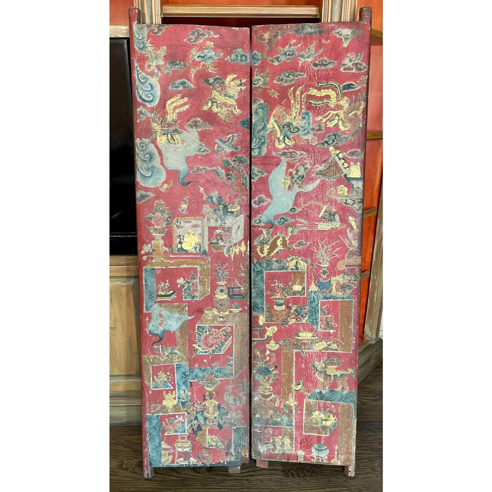 Antike chinesischeszenische bemalte, geschnitzte Holztüren, 19. Jahrhundert (Geschnitzt) im Angebot