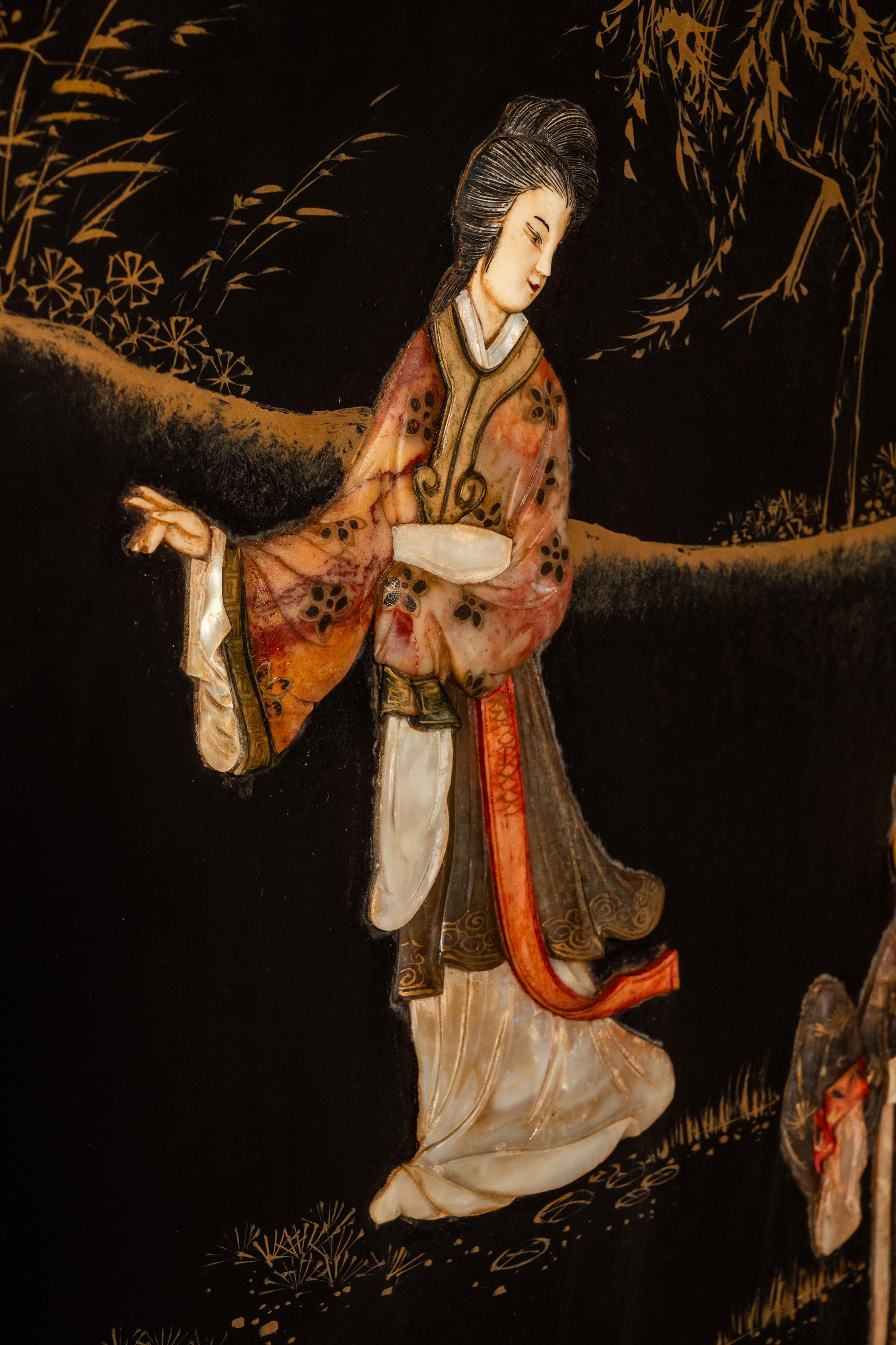 Biombo chino antiguo con piedra dura tallada, China, c. 1950 en venta 4