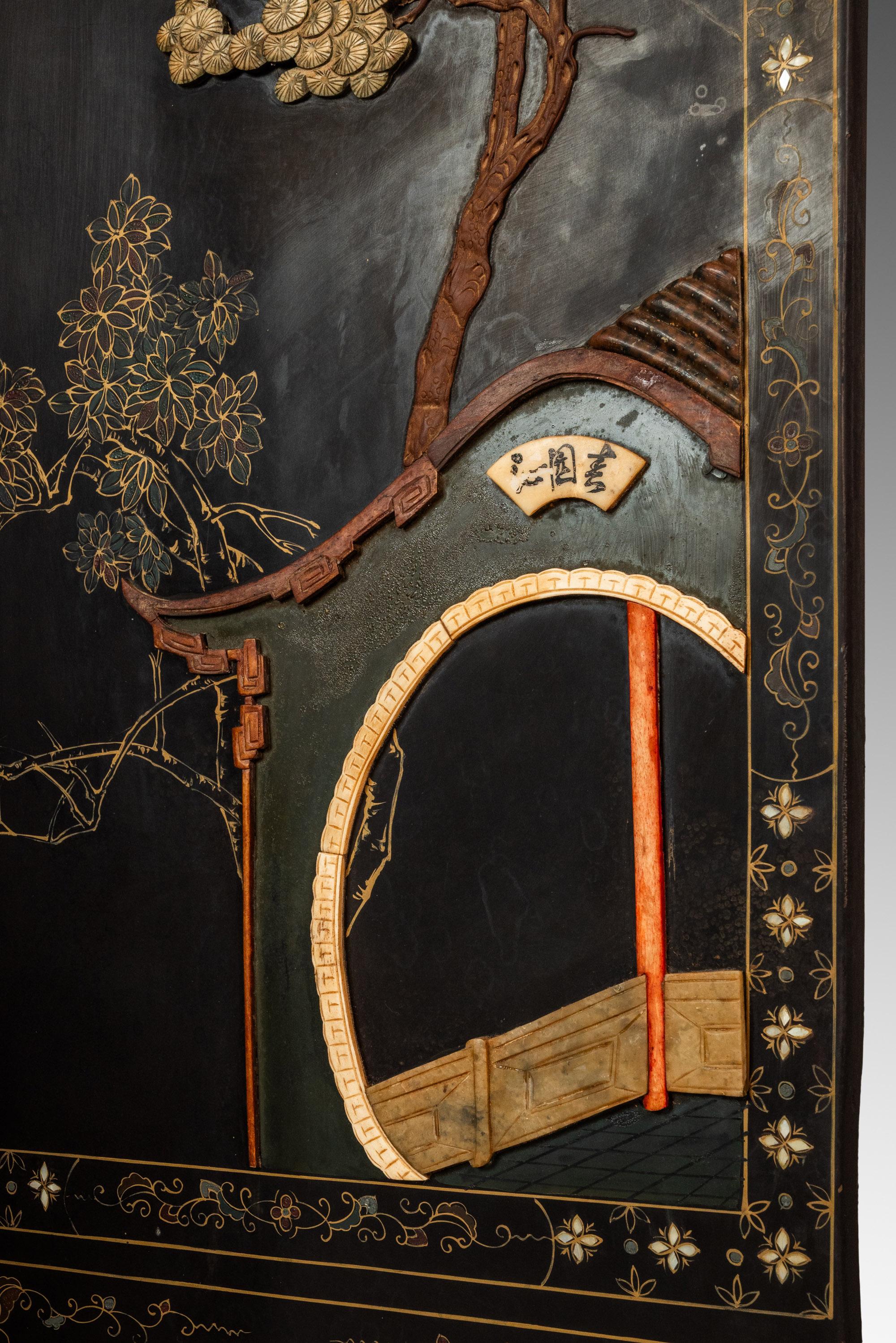 Biombo chino antiguo con piedra dura tallada, China, c. 1950 en venta 5