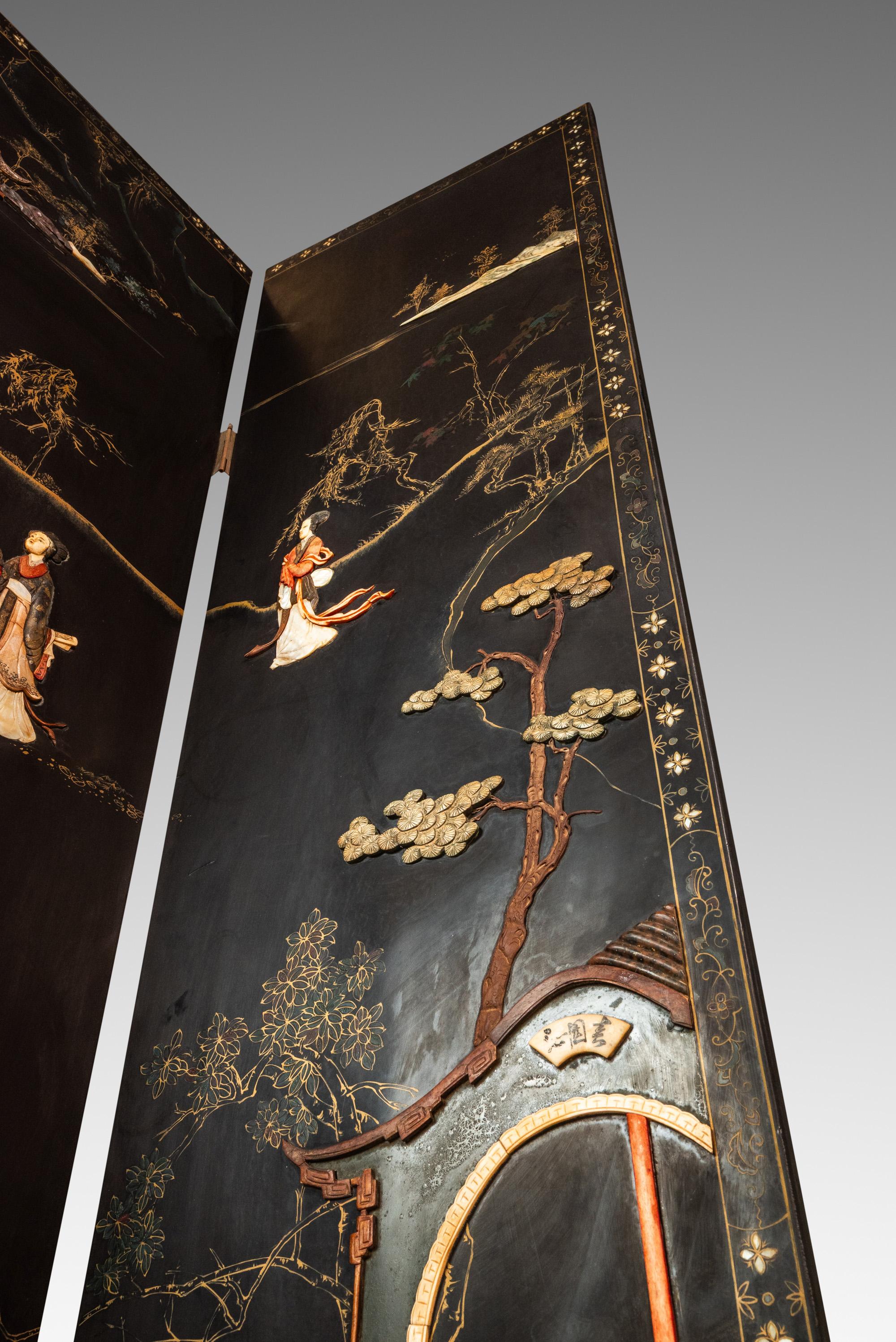 Biombo chino antiguo con piedra dura tallada, China, c. 1950 en venta 6