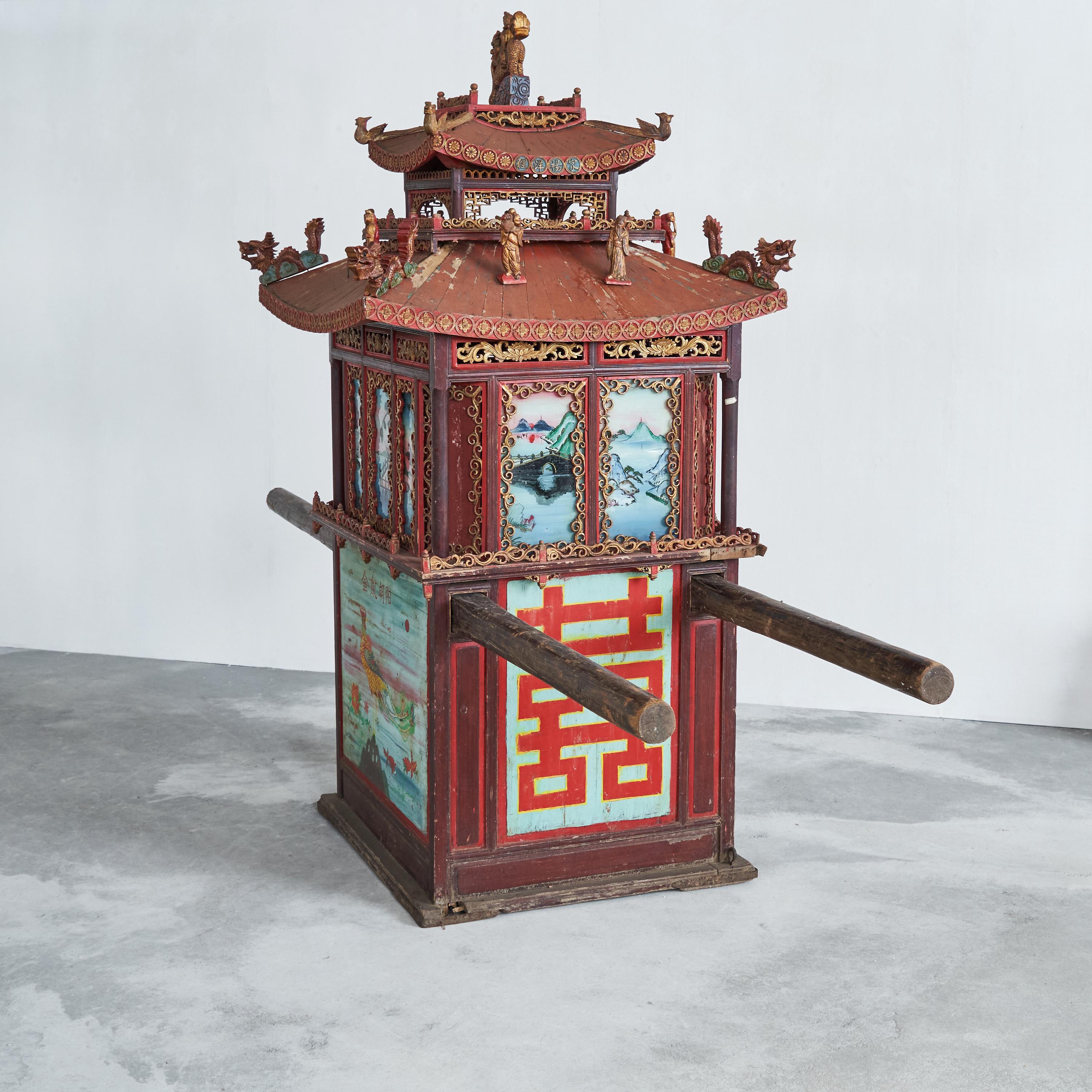 Antique Chinese Sedan Chair, 1890s In Fair Condition For Sale In Tilburg, NL