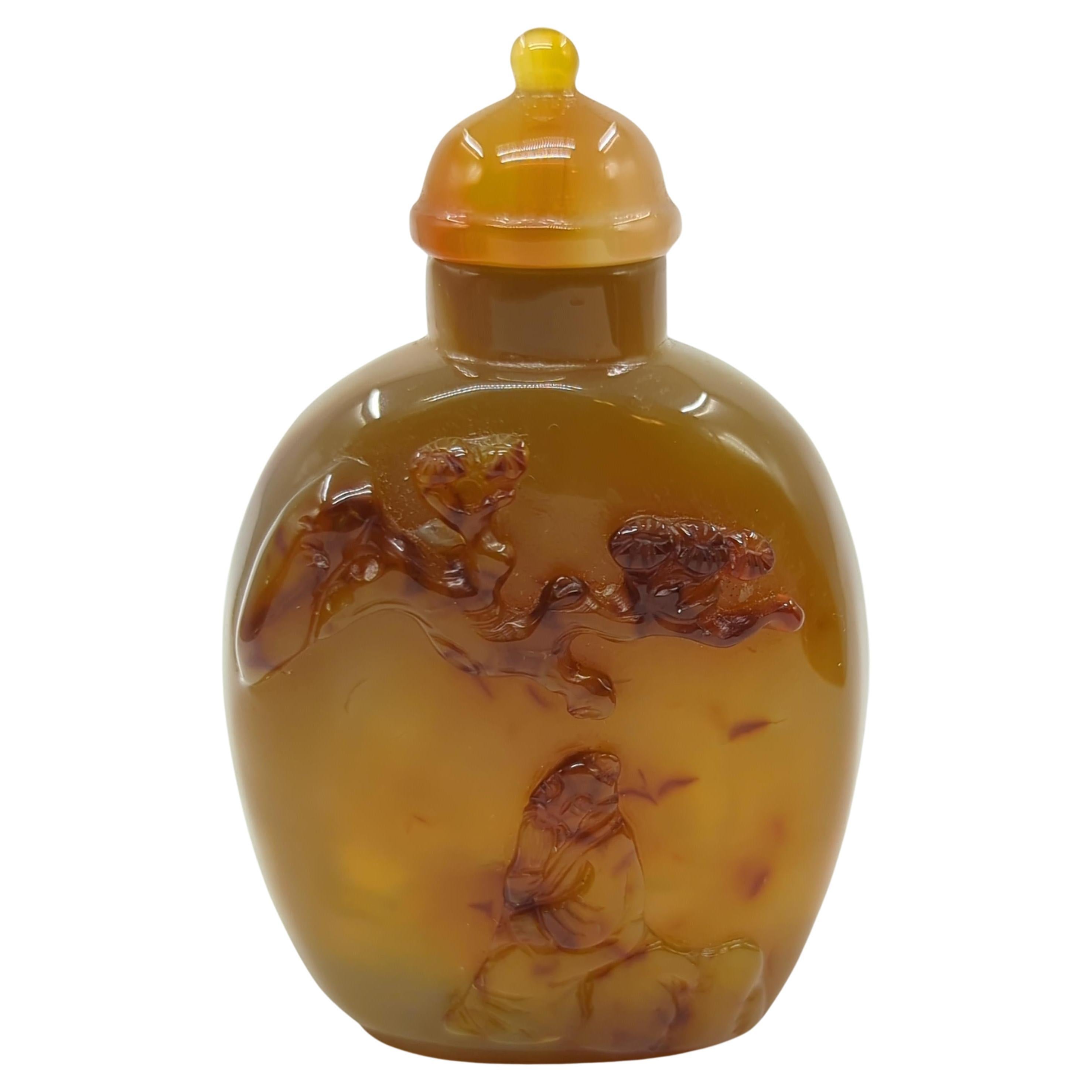 Ancienne bouteille à priser chinoise en agate ombrée, camée, sculptée en relief, de style savant Qing 19c