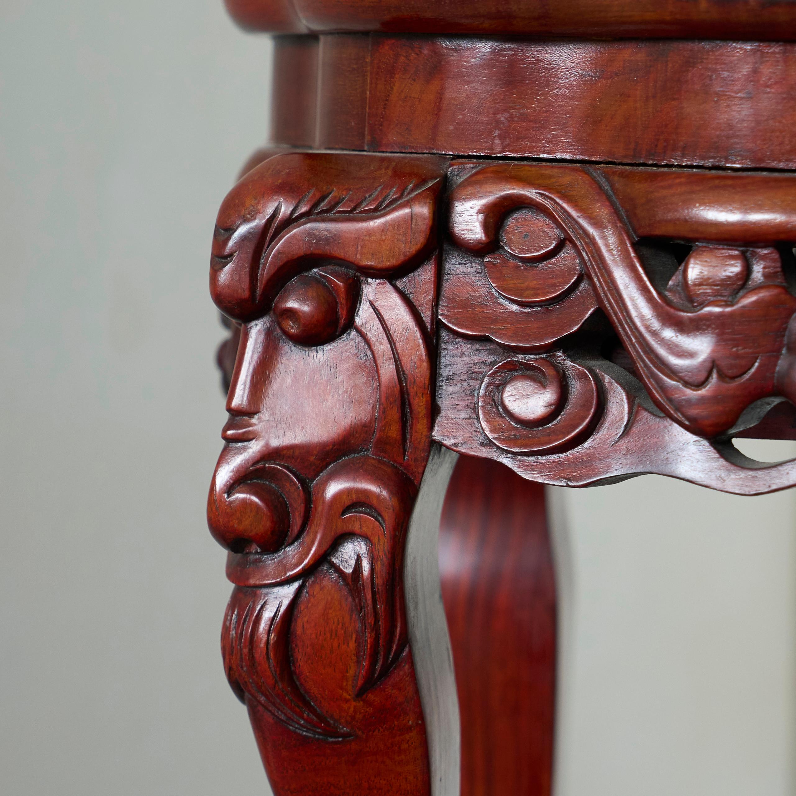 Antique Chinese Side Table in Carved Wood and Marble In Good Condition For Sale In Tilburg, NL