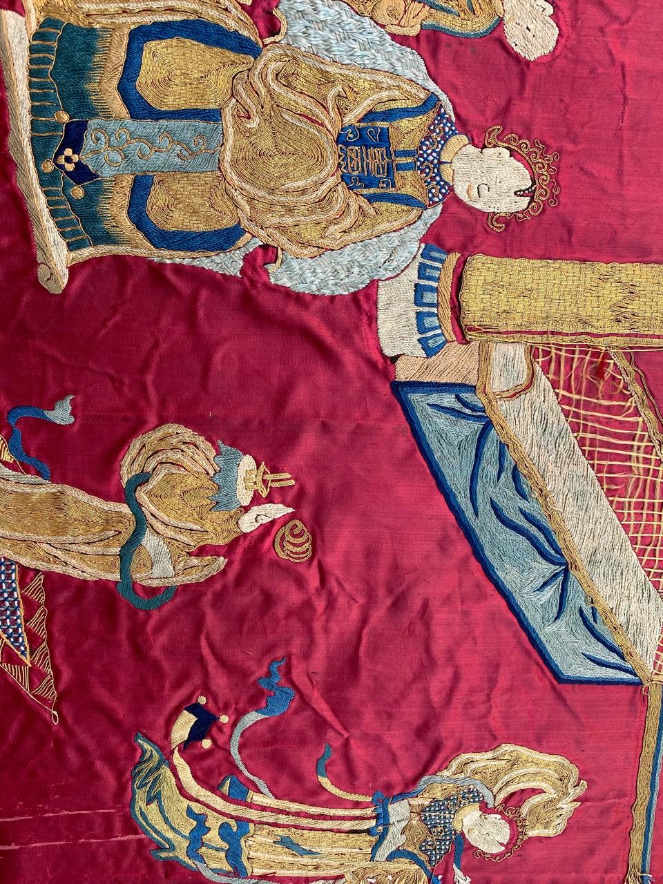 Bobyrug's Antique Chinese Silk and Metal Embroidery (broderie chinoise ancienne sur soie et métal) en vente 2